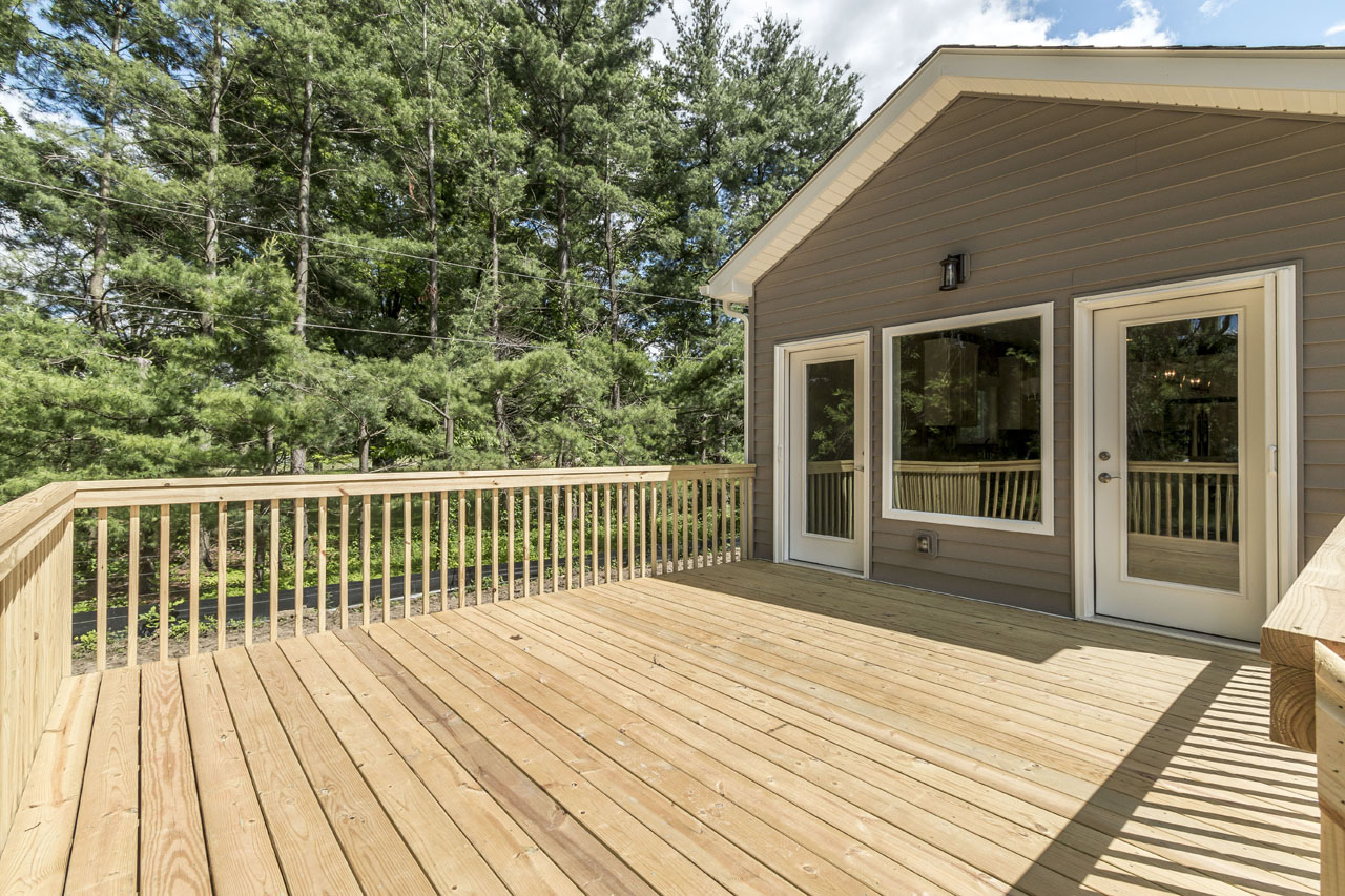 deck only 7441 Plumb Rd 09.jpg