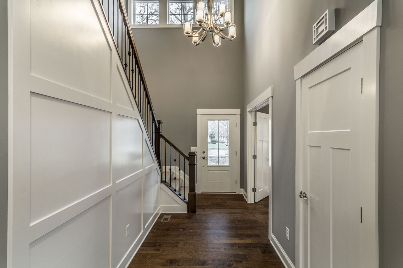 FOYER 2164 Zollinger Rd 06.jpg