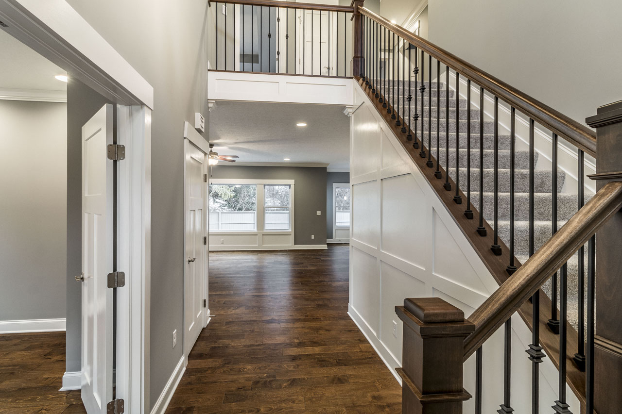 FOYER 2 2164 Zollinger Rd 07.jpg