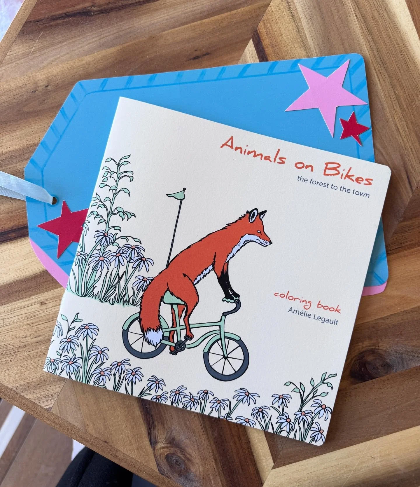 We have some new arrivals! Fun colouring books from Sardine Studio 🦊

@sardinesstudio