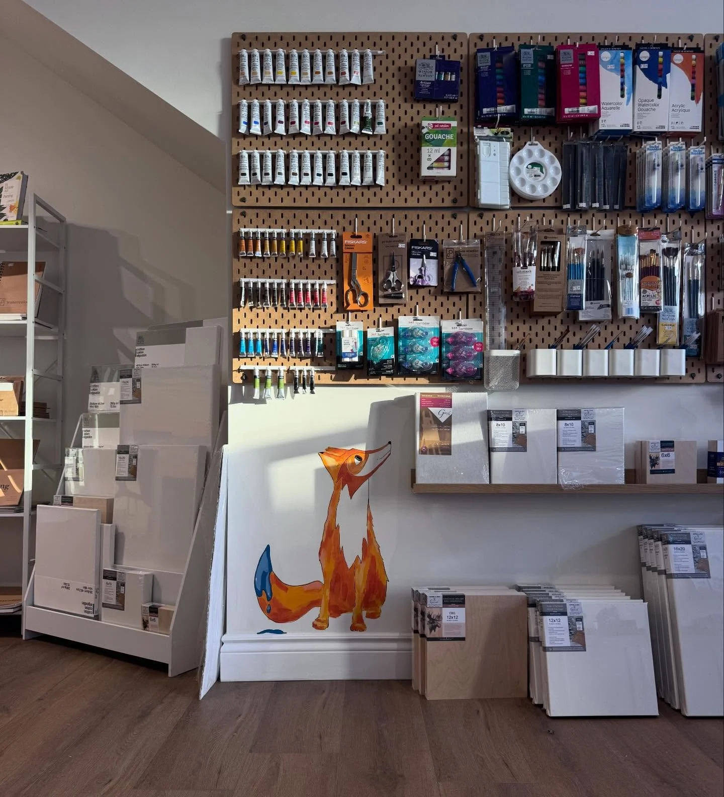 Razee the fox is ready to help you with your Christmas shopping! Stop by the store this weekend after checking out @christmasonthebay 

It&rsquo;s going to be a fun weekend in Meaford, stay tuned for our extended hours!✨