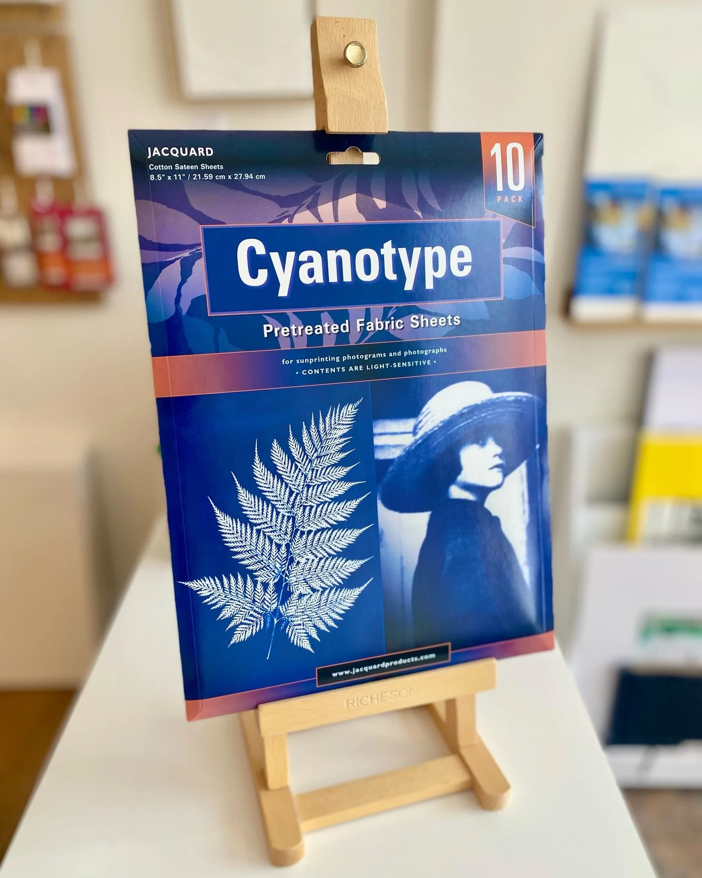 Cyanotype magic now in store! 💙
Pre-treated fabric sheets for sunprinting photograms and photos- just place your objects or a photo, expose to light, rinse, and watch your design turn blue. Swipe for more details on the magic!
