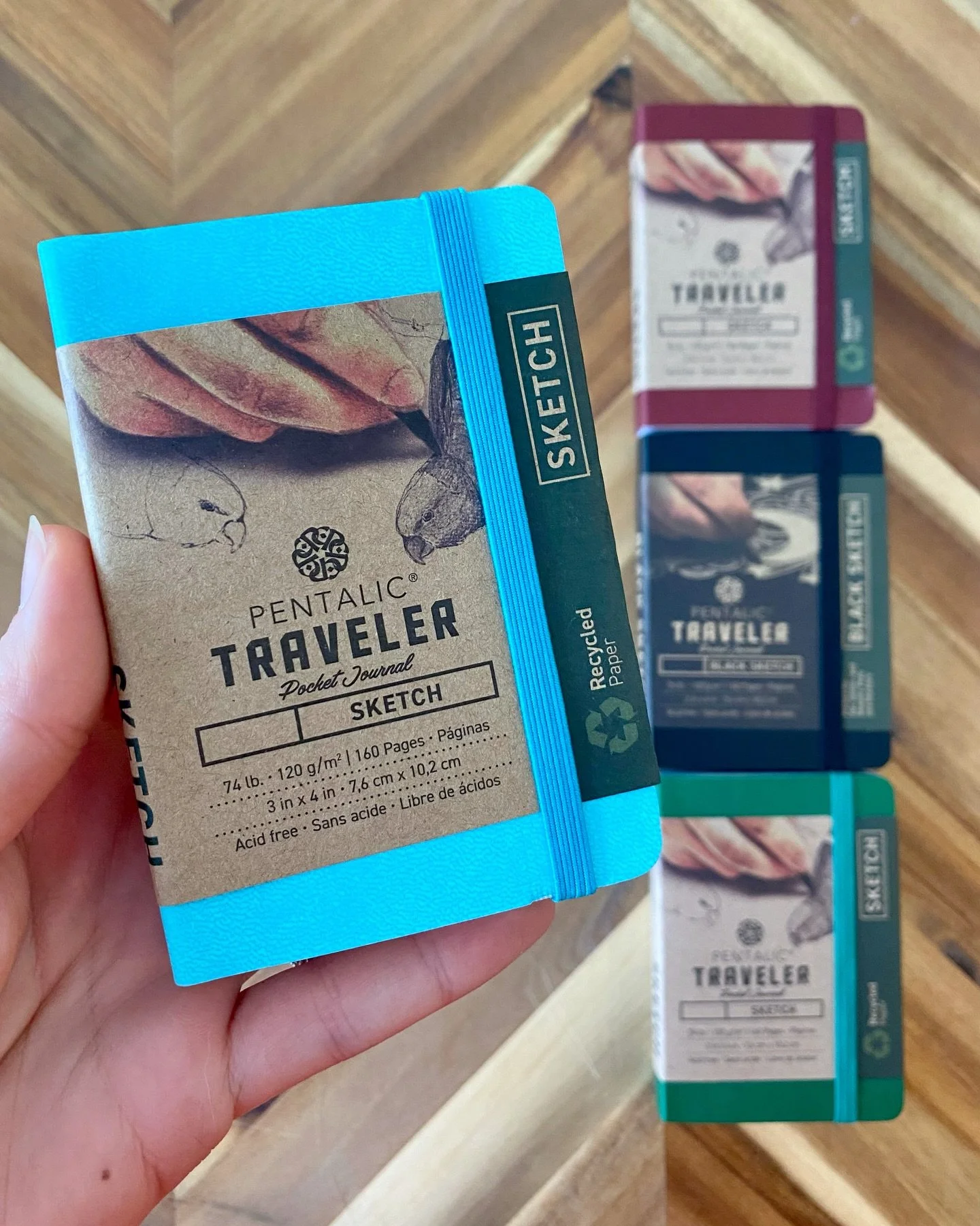 Mini but mighty ✨

Pentalic 3&rdquo;x4&rdquo; Traveller Pocket Journals are made for true on-the-go creativity. Acid-free pages in three classic sketch versions plus one Black Sketch bold black paper edition that makes gel, glitter and metallic pens 