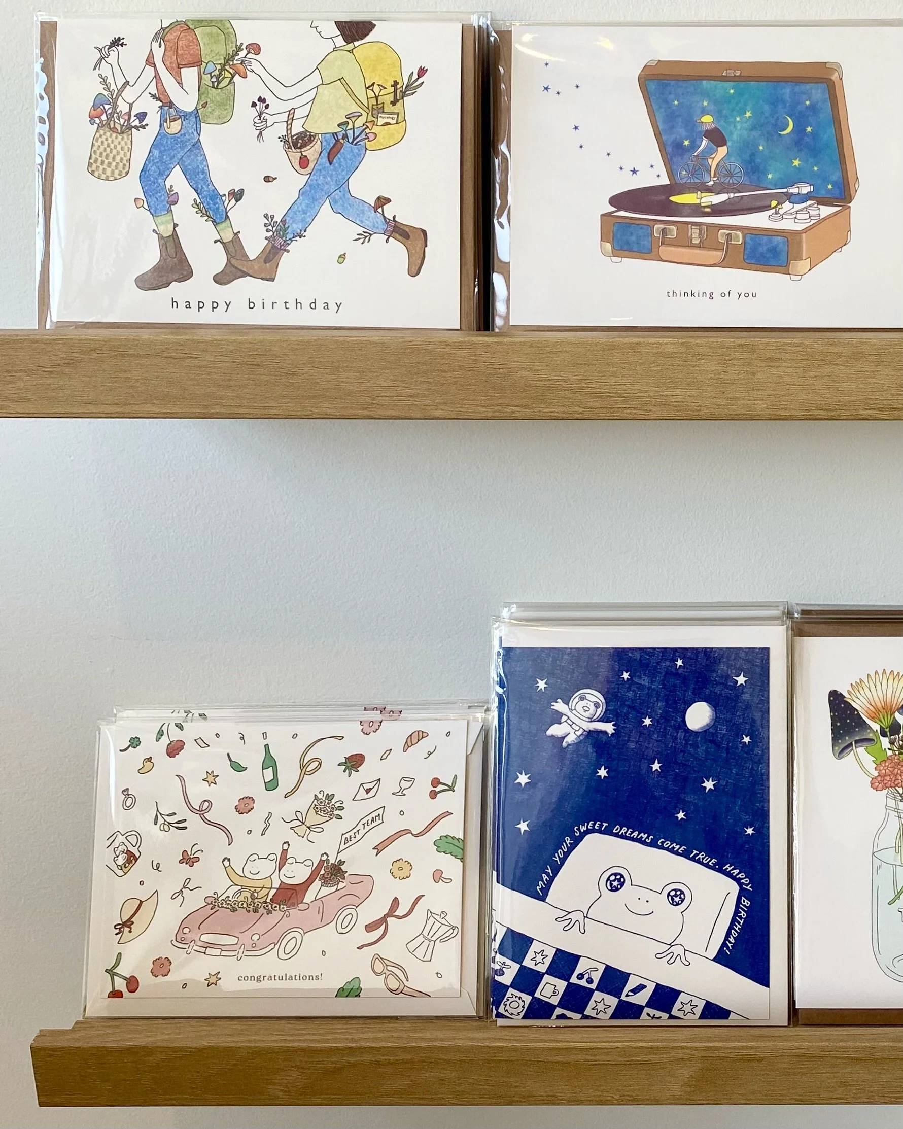 💌 New cards have arrived! Swipe for a preview of these adorable greeting cards from Toronto-based brand foonie! These and more available in store now. 

@foonie.ca
