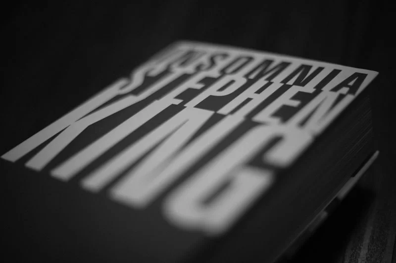 Stephen King, Insomnia, typography, black and white