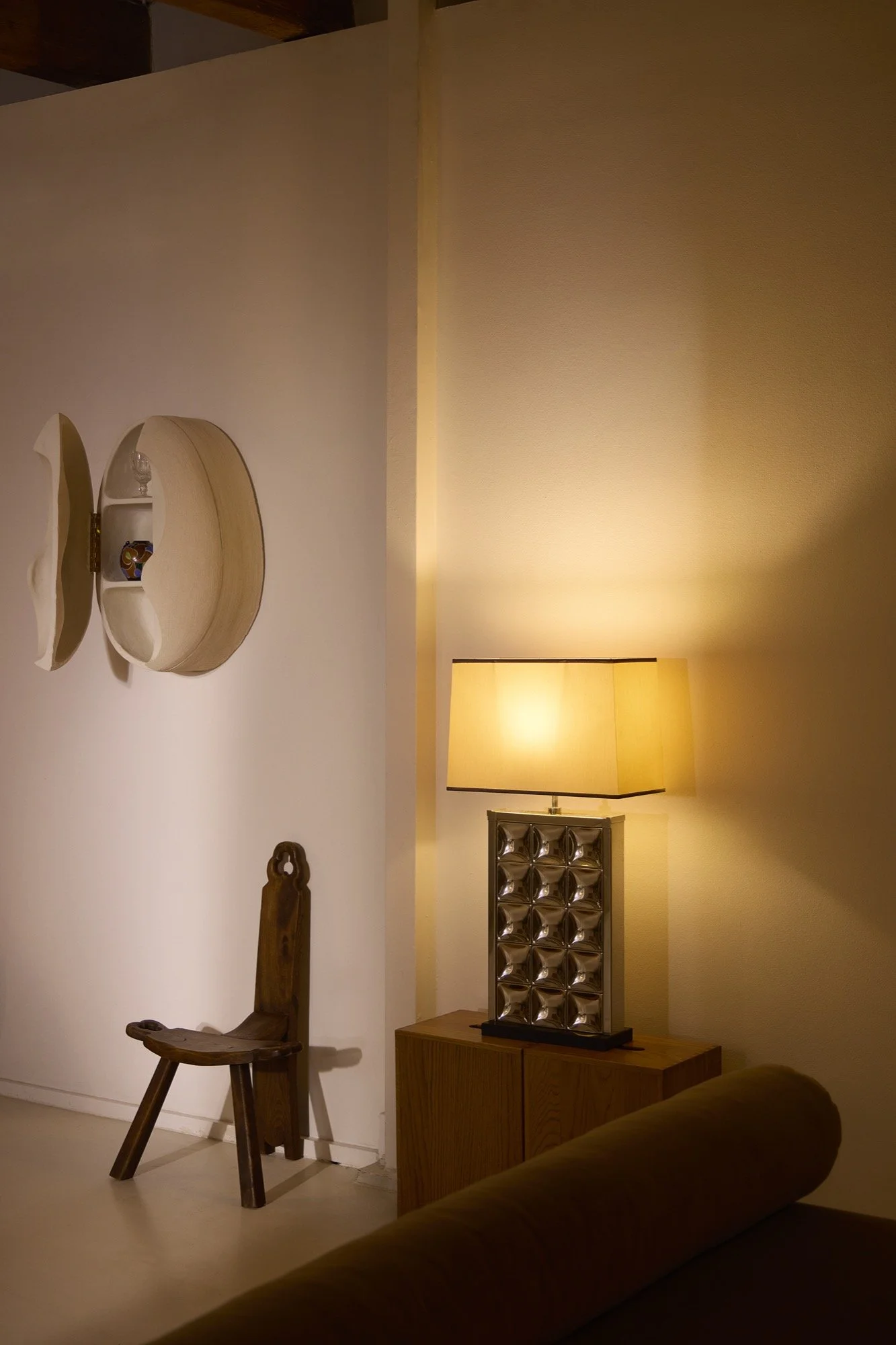 20250526_360Design_Herringbone_S17_FIREPLACE_LOUNGE_363_RT.jpg