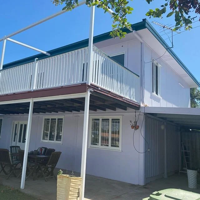 What better way to make a house a home than painting it in your favourite colours! It&rsquo;s looking fresh and ready for our customers to move in 🏡 And no, that is not a new roof - Bay Painters worked some magic and it&rsquo;s now looking brand new