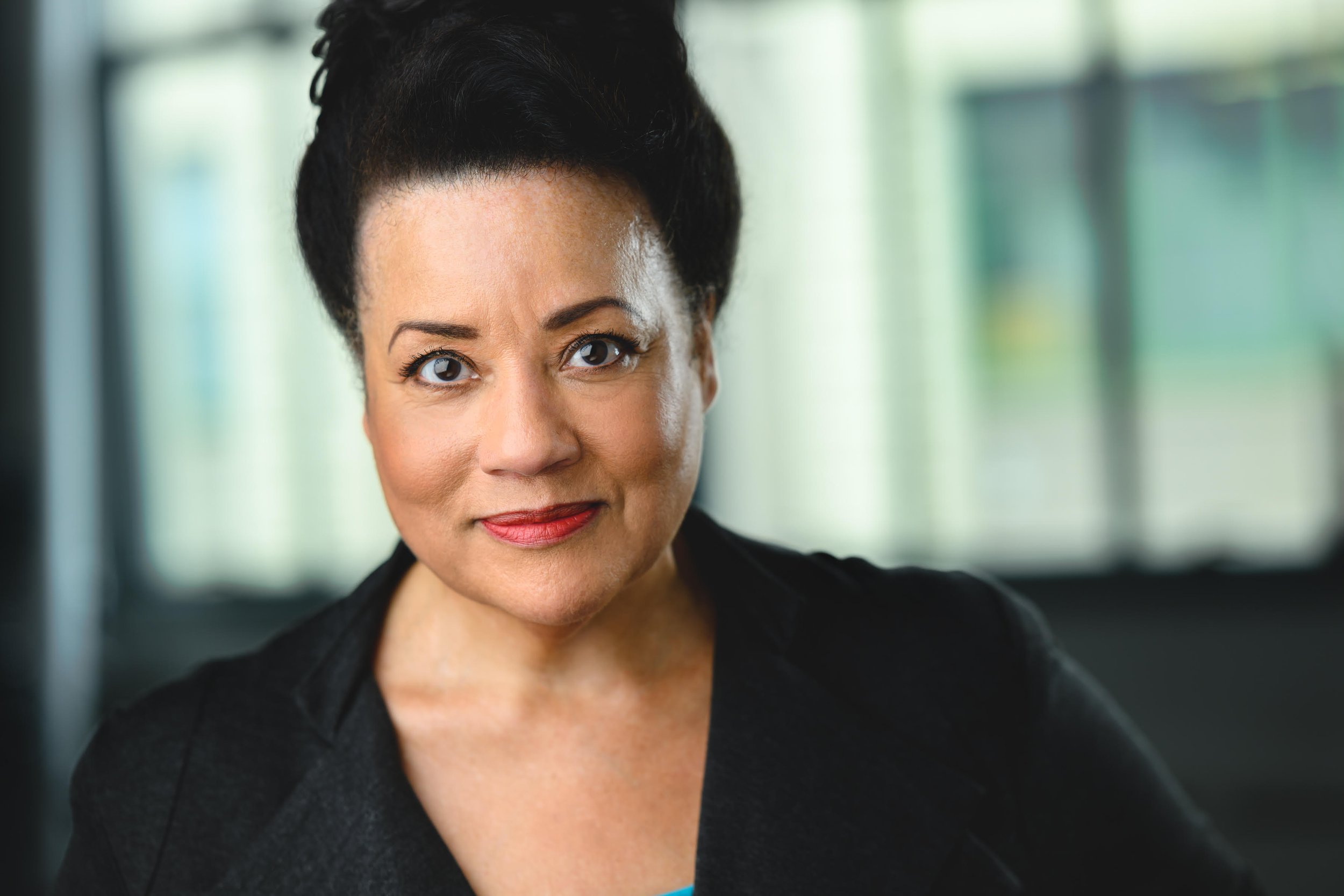 Joy Lynn Jacobs Headshot 23 D Business.jpg