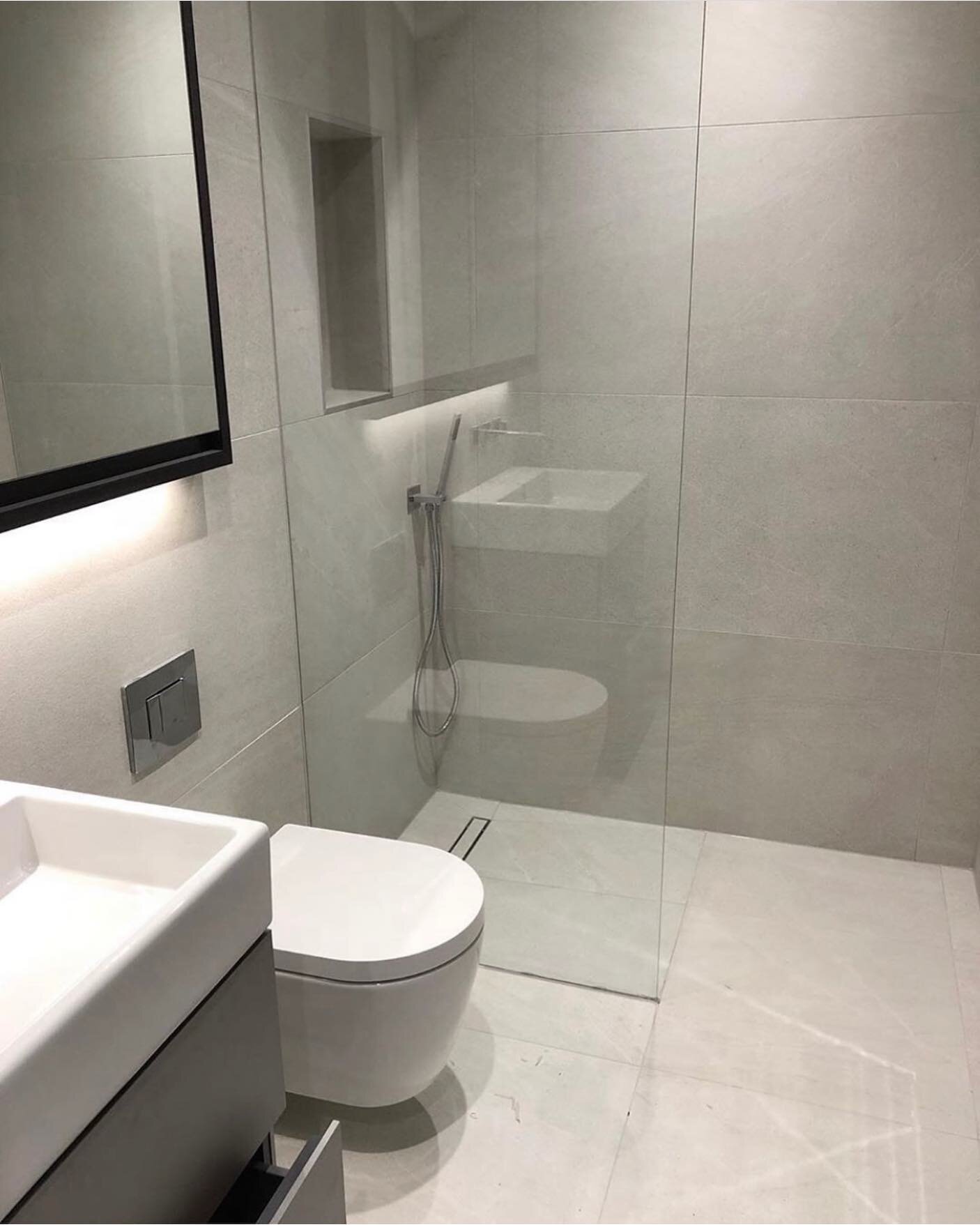 A completed wet room using porcelain tiles supplied by @bocchettaceramica 
.
.
.
.
.
.
.
.
#luxuryhomes #luxurybathrooms #bathroomdesign #bathroom #bathroomdecor #living #luxury #luxurylifestyle #decor #tiles #tiling #tilingwork #tileshower #bathroom