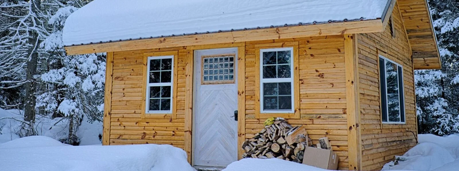 bungalow-cabin-chalet-749231-e1544117226969-1600x598.jpg