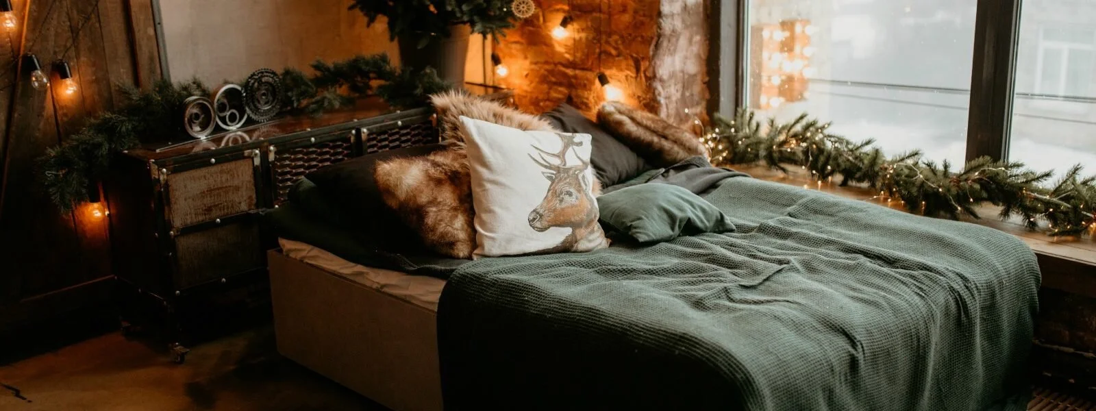 apartment-bed-bedroom-1879061-1600x600.jpg