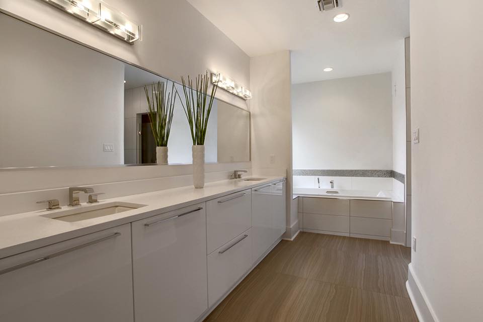 MASTER BATHROOM 1.jpg