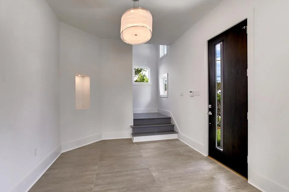 FOYER.jpg