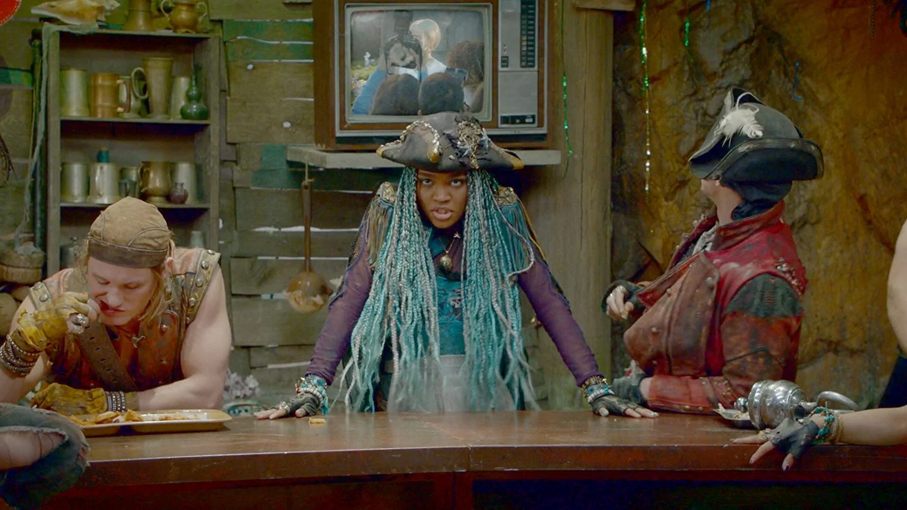 China Anne McClain como Uma em Descendentes 2