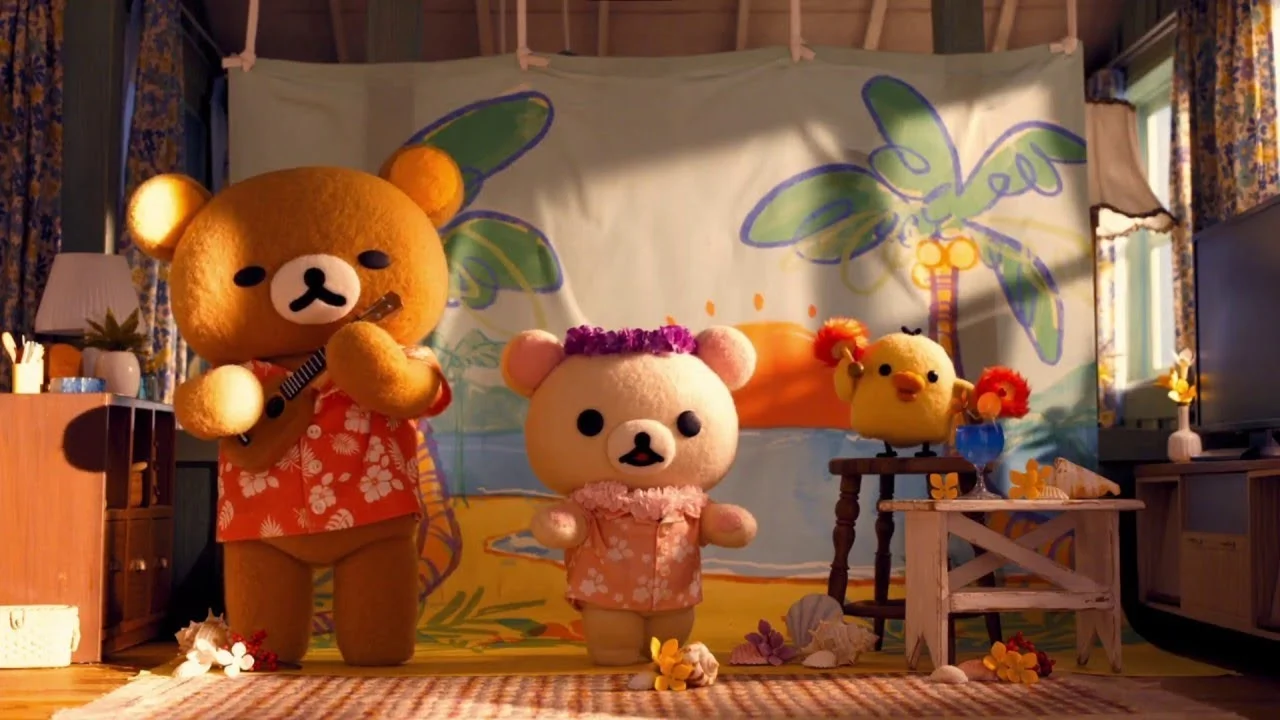Rilakkuma havaiano, e podemos notar certa predileção por camisas havaianas de fundo vermelho
