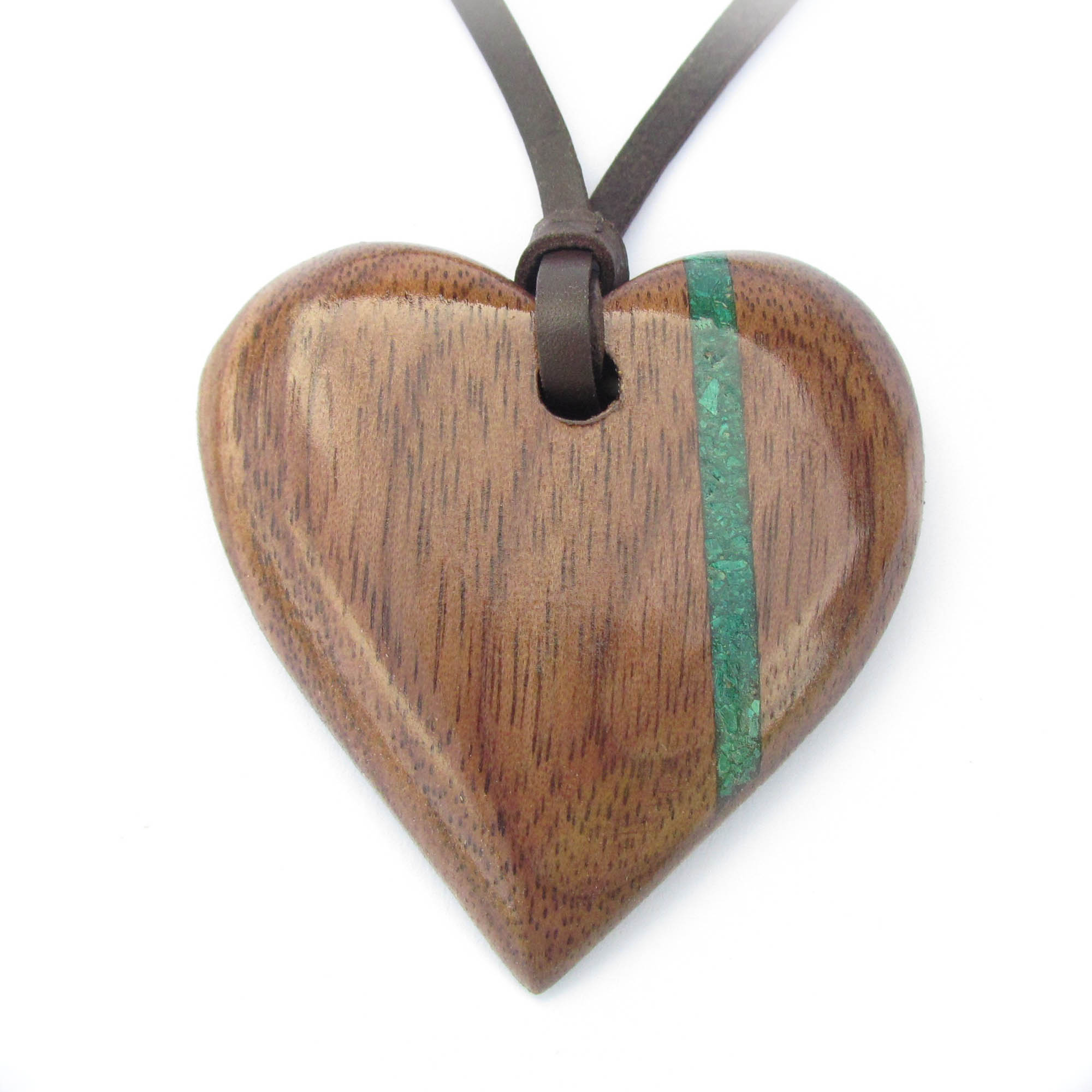 wooden pendant for the 5th wedding anniversary