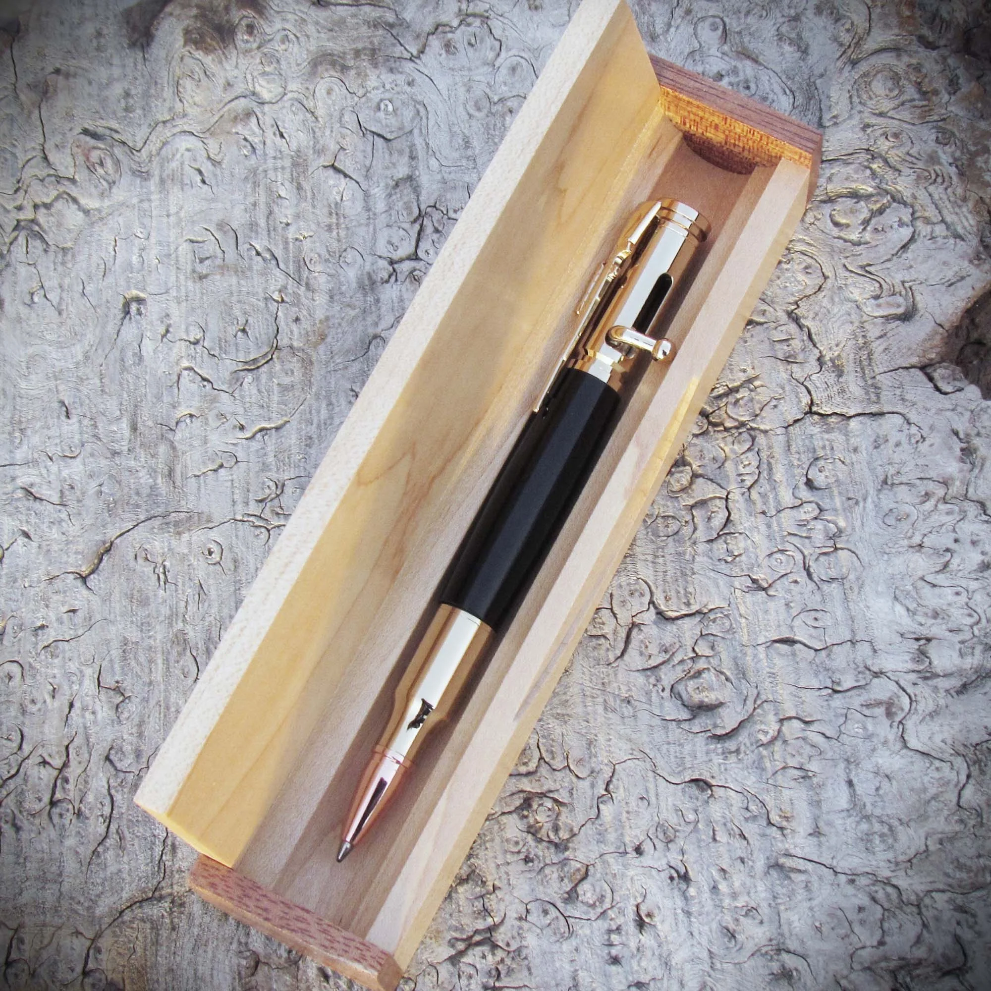 Bolt action bullet pen