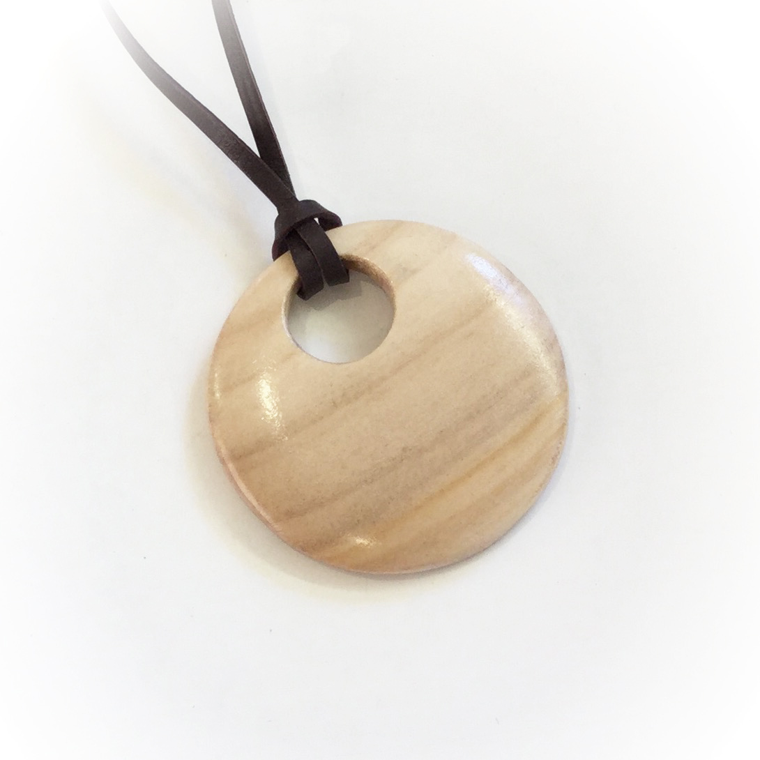 Circular willow pendant.jpg