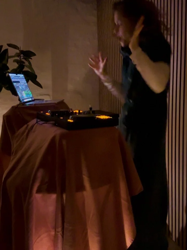 A week full of dreams turning into reality and little moments that made my day 🧡

Hosting another conscious dance party, facilitating inner dance journeys, witnessing how the dance community is growing here on Bornholm, connecting with my community 