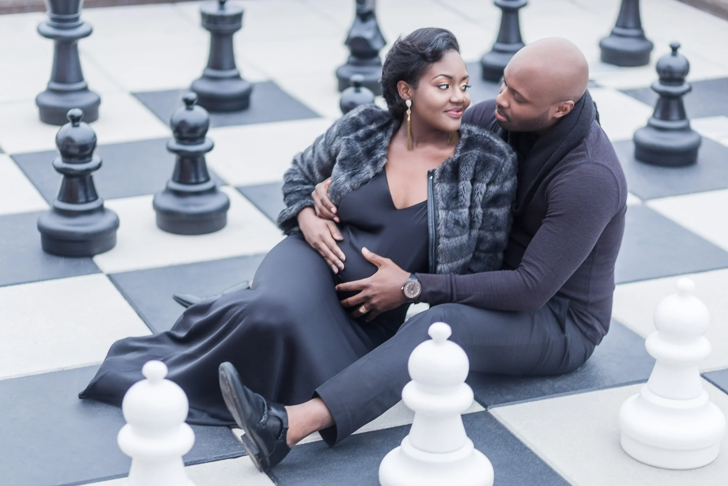 WASHINGTON D.C ROOFTOP  A GAME OF CHESS MATERNITY PHOTOSHOOT | MARYLAND PHOTOGRAPHER | DE LISA CAROL