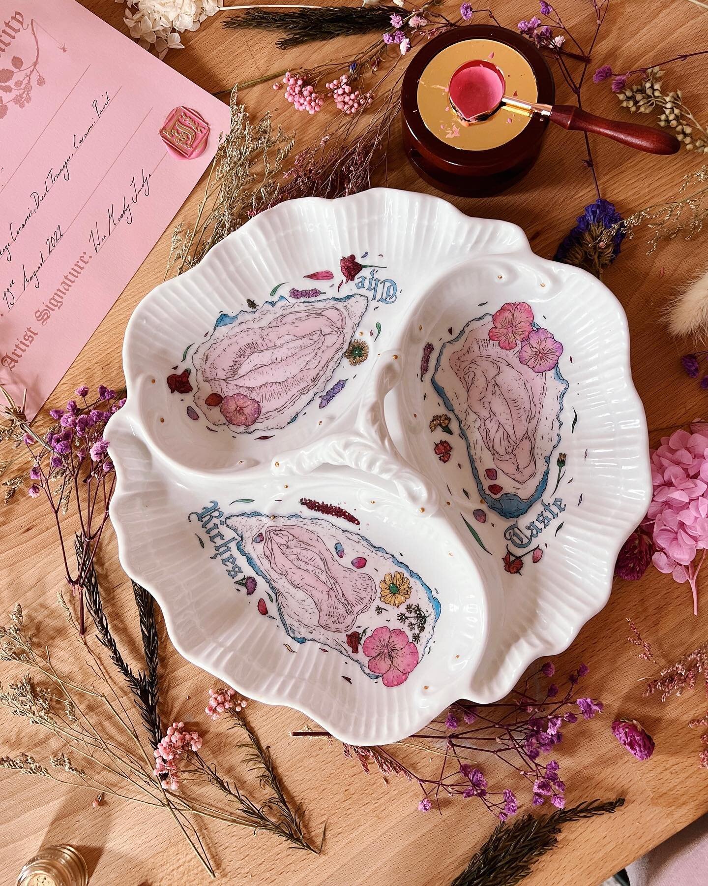 Taste The Riches 🦪👅 because nothing taste sweeter 💋

This one of a kind, completely unique oyster dish could be yours to keep 💖 If you want to taste the riches and more then head to my website for details - she&rsquo;s up for grabs and payment pl