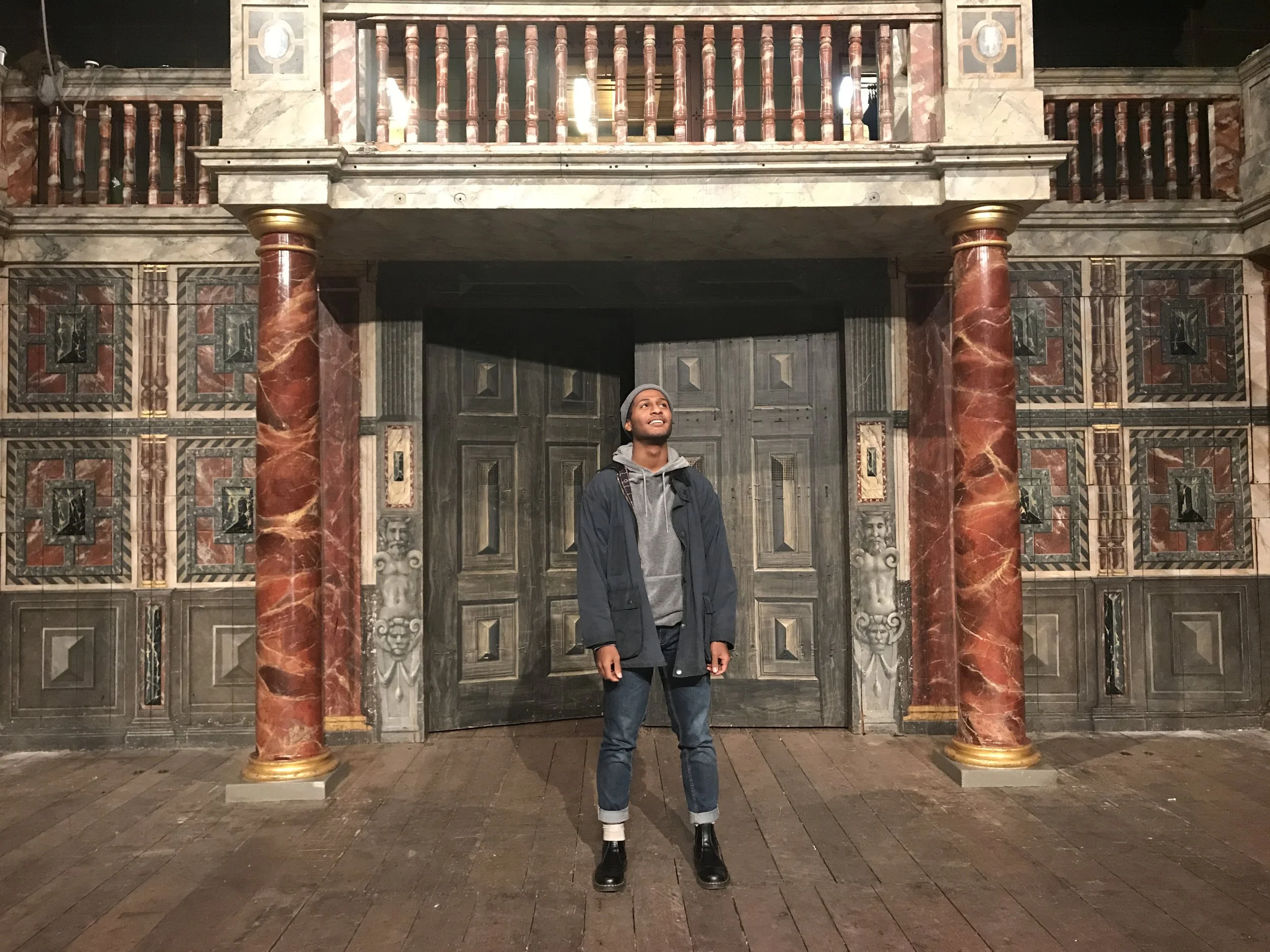 Shakespeare’s Globe Theatre Course 