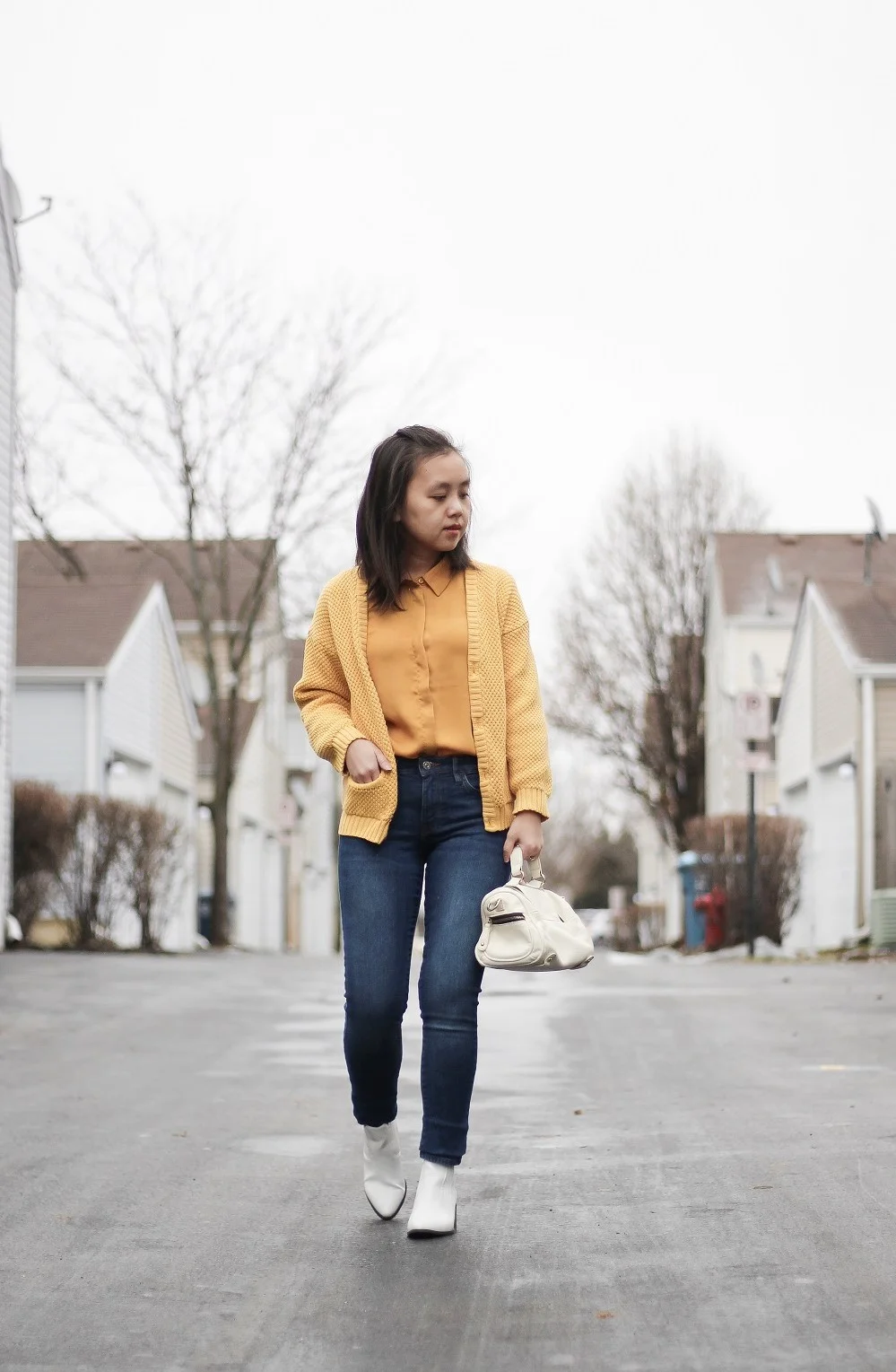 winter-mustard-jeans-white-boots-02-looksbymc.jpg