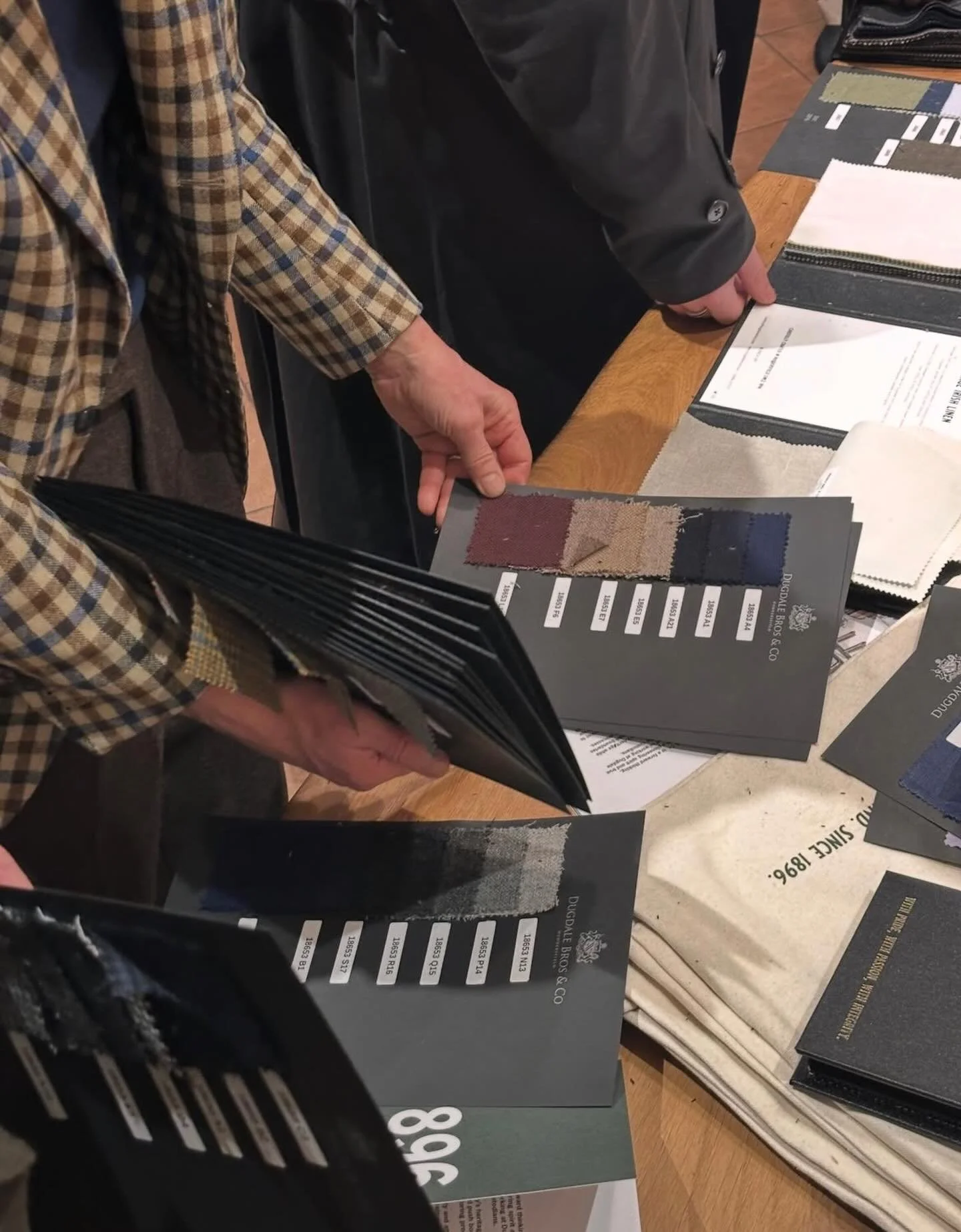 Nothing like getting excited about new cloths for the coming season -  @dugdalebrosandco showcasing their latest bunches at their Pitti Uomo Breakfast Showcase. 

#SS26 #dugdalebros #suiting #pittiuomo 

📷 @leafy_fern