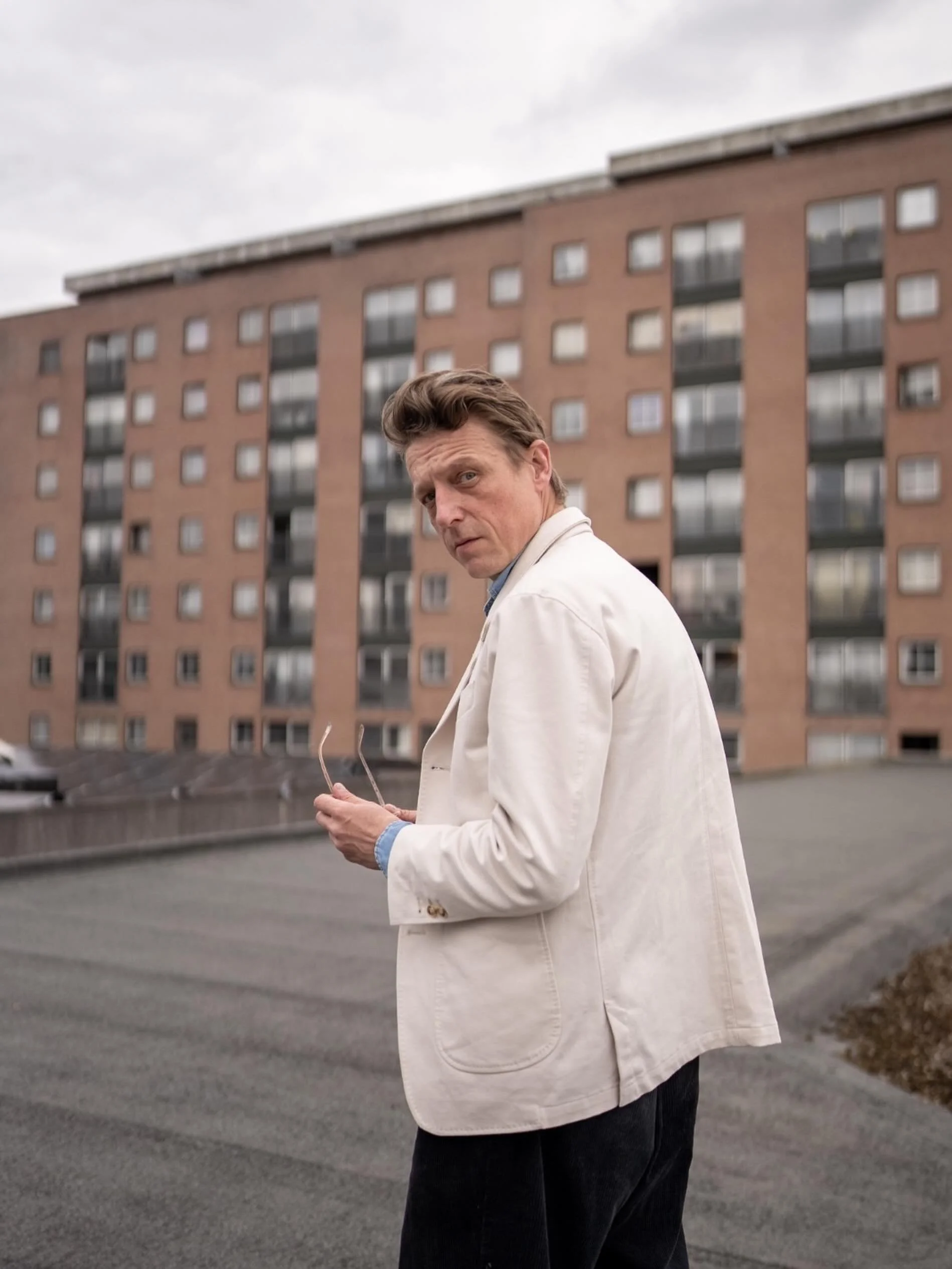 Get @reshare_app &bull; @bentvanlooy Cooling down in my Ice Cream jacket from my Bristol friends over at @brownintowntailor, the other day. They&rsquo;ll make you one, too.