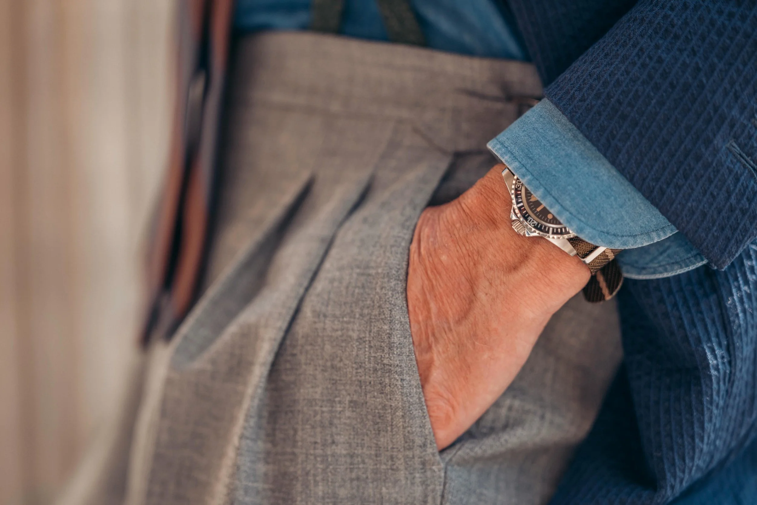 Travel Light &bull; Crease Resistant Suiting

We've been fans of @harrisons1863 SpringRam&reg; since it first launched a few years ago. All wool, twisted with two colours to produce a subtle m&eacute;lange cloth with exceptional crease resistance, it