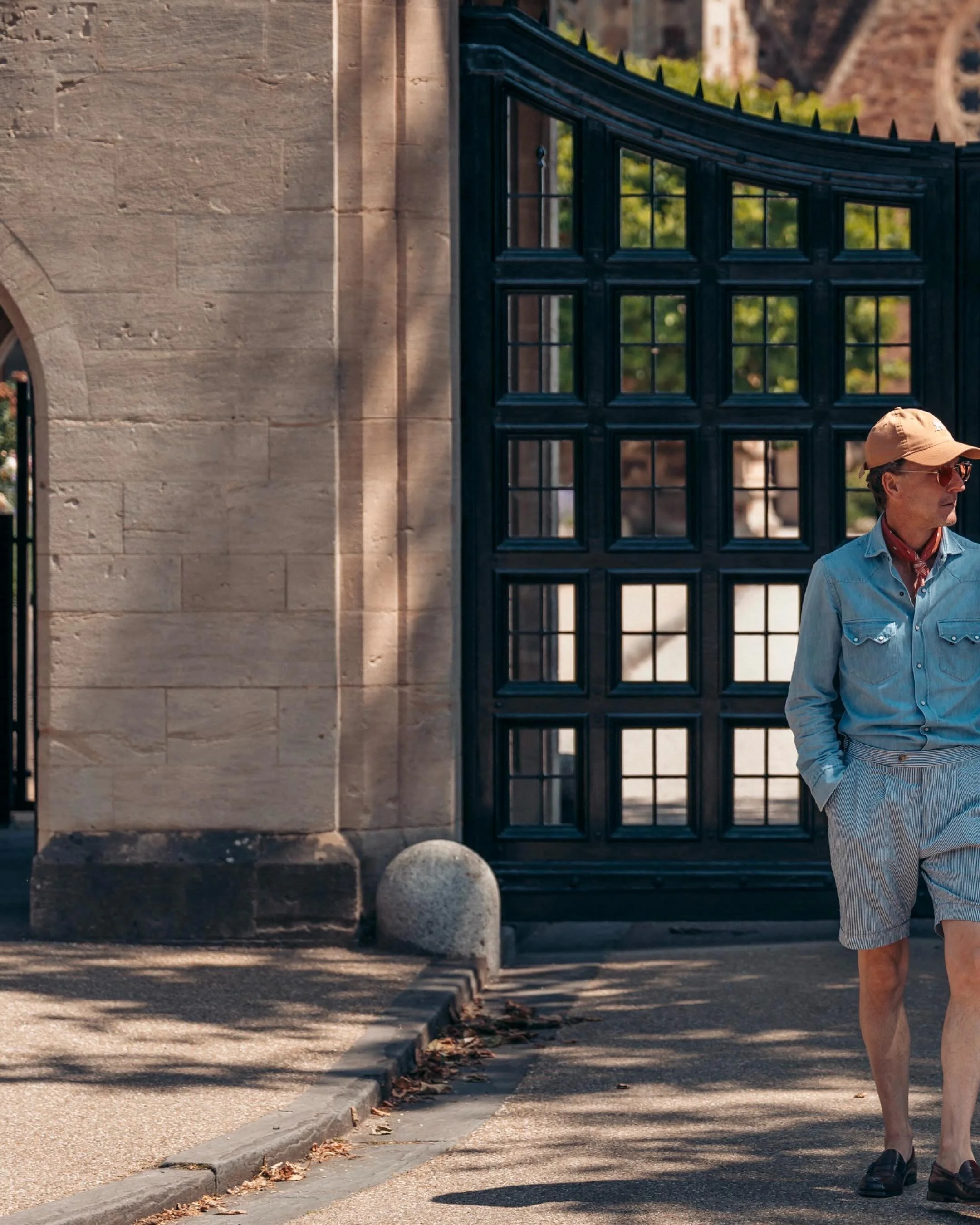Hope you are keeping your cool&hellip;☀️

Sundance western Shirt @borriellonapoli 
MTM Shorts in @lanificio_subalpino blue/white cotton Seersucker @brownintowntailor
Burgundy penny loafers @ghbass_eu 

#ivy #style #seersucker 

📷 @remcomerbis