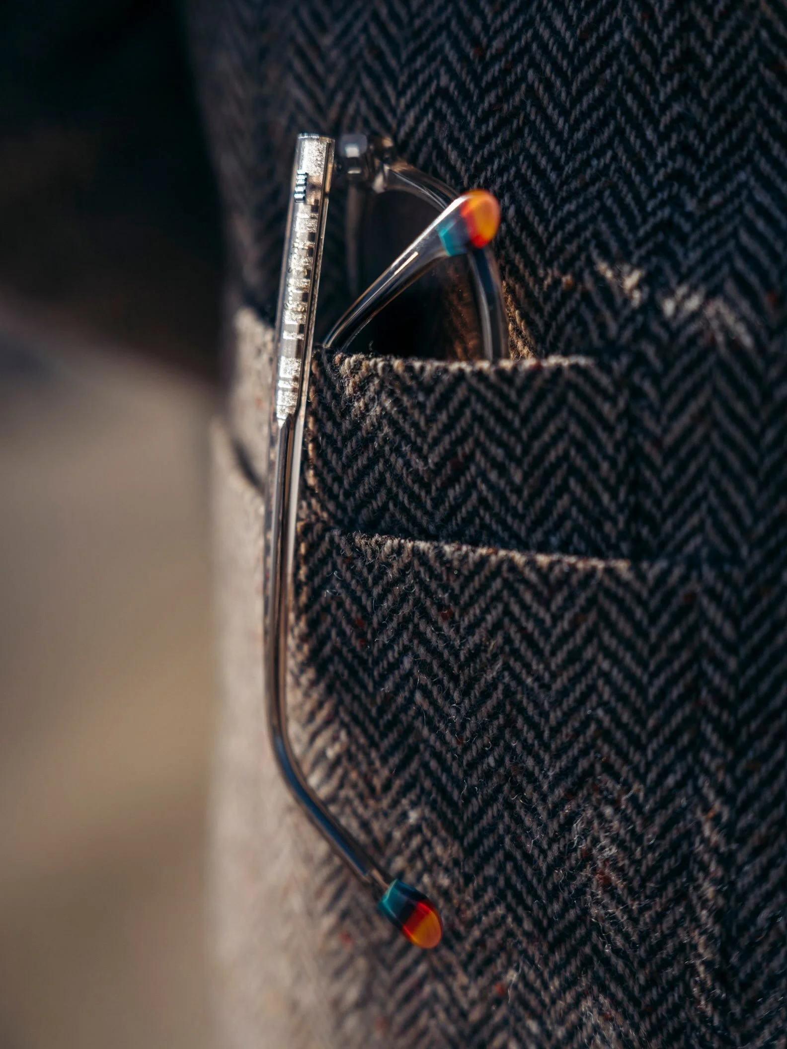 Sunglasses on 

The sun is shining and the temperature has finally dipped below 10 - 

Time for Tweed! 

With 100&rsquo;s of tweeds to choose from, you may want to book early to avoid disappointment.

📸 @remcomerbis 

Custom made 2pc Suit in @magee1