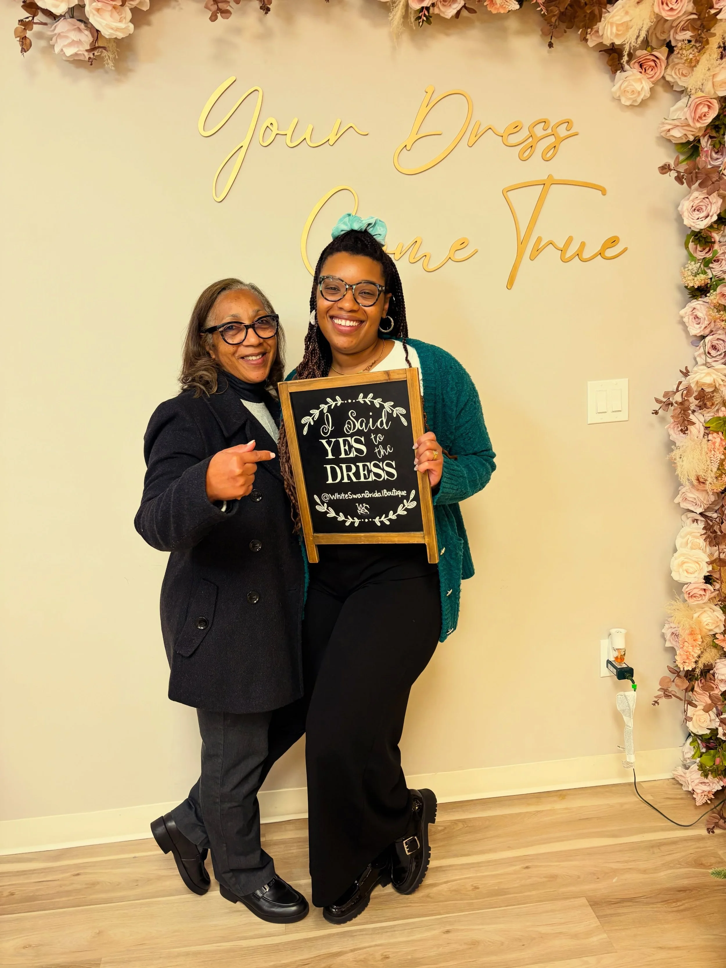 7 days until we say &ldquo;I do&rdquo; 🤍💍 @iam_chrishart 

Still reminiscing about saying YES TO THE DRESS at @whiteswanbridalboutique ✨ Funny enough, it was only the 2nd dress I tried on! At first it didn&rsquo;t fit, and I almost moved on&hellip;