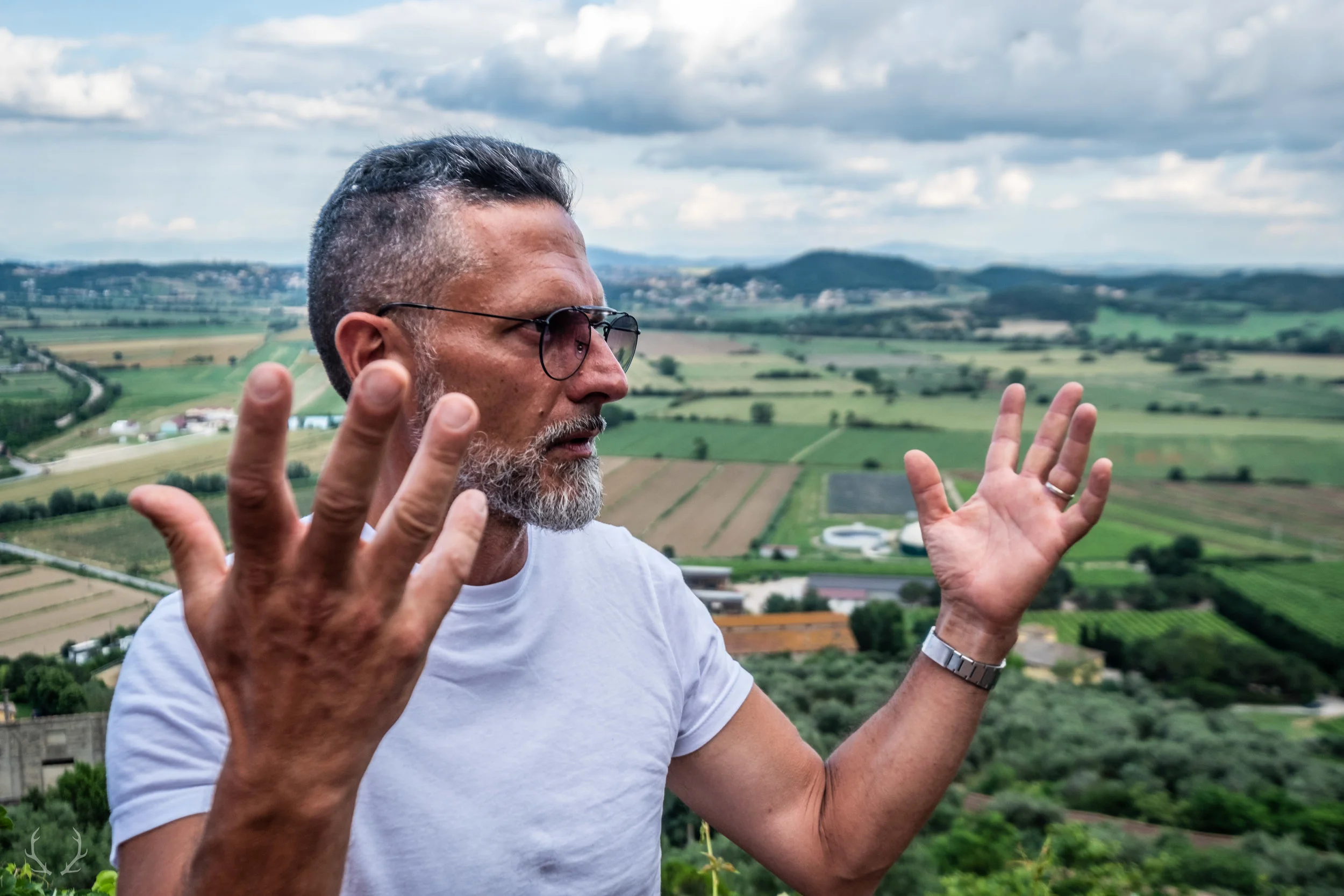 20180605184816__XT23654_DryFarmWines_YannikRohrer_Fujifilm_X-T2_XF10-24mmF4 R OIS_36 mm_0. Raw_0137_DFW_Italy_GrowerMediaPackage_DaniloMarcucci_Edit_Color_12MP_1.5MB.jpg