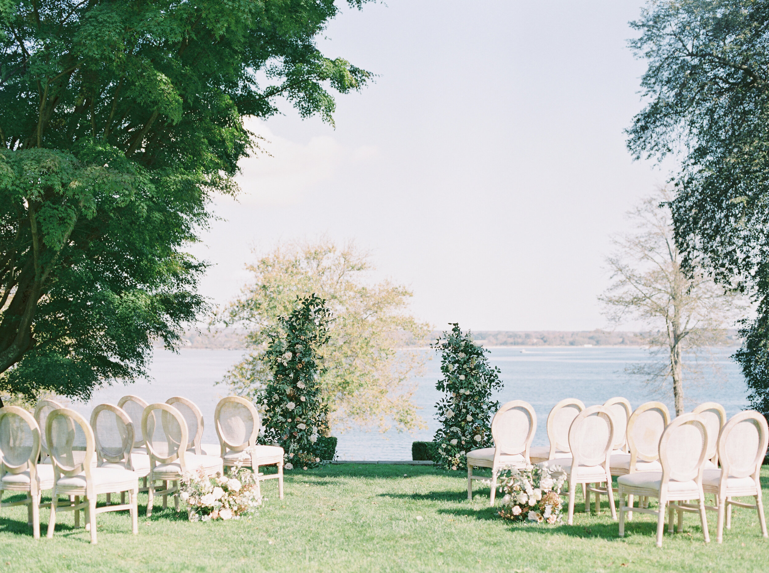 Newport_ Rhode Island Film Wedding Photographer_Katie Rhodes Photography-130.jpg