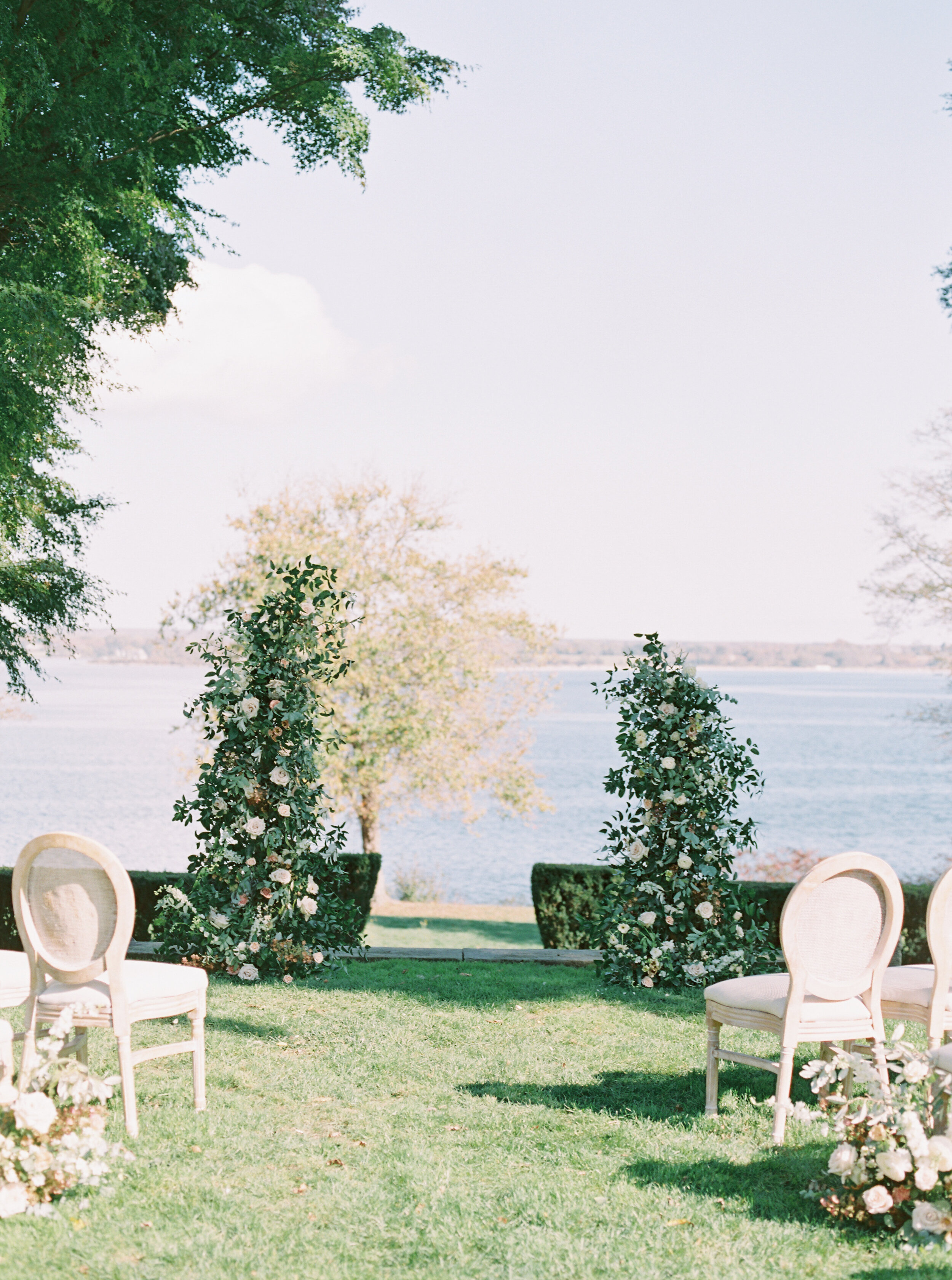 Newport_ Rhode Island Film Wedding Photographer_Katie Rhodes Photography-134.jpg