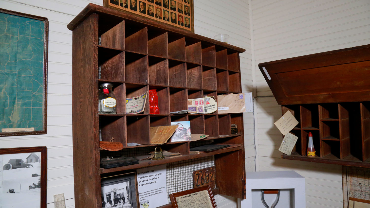 Antique mail cubicle