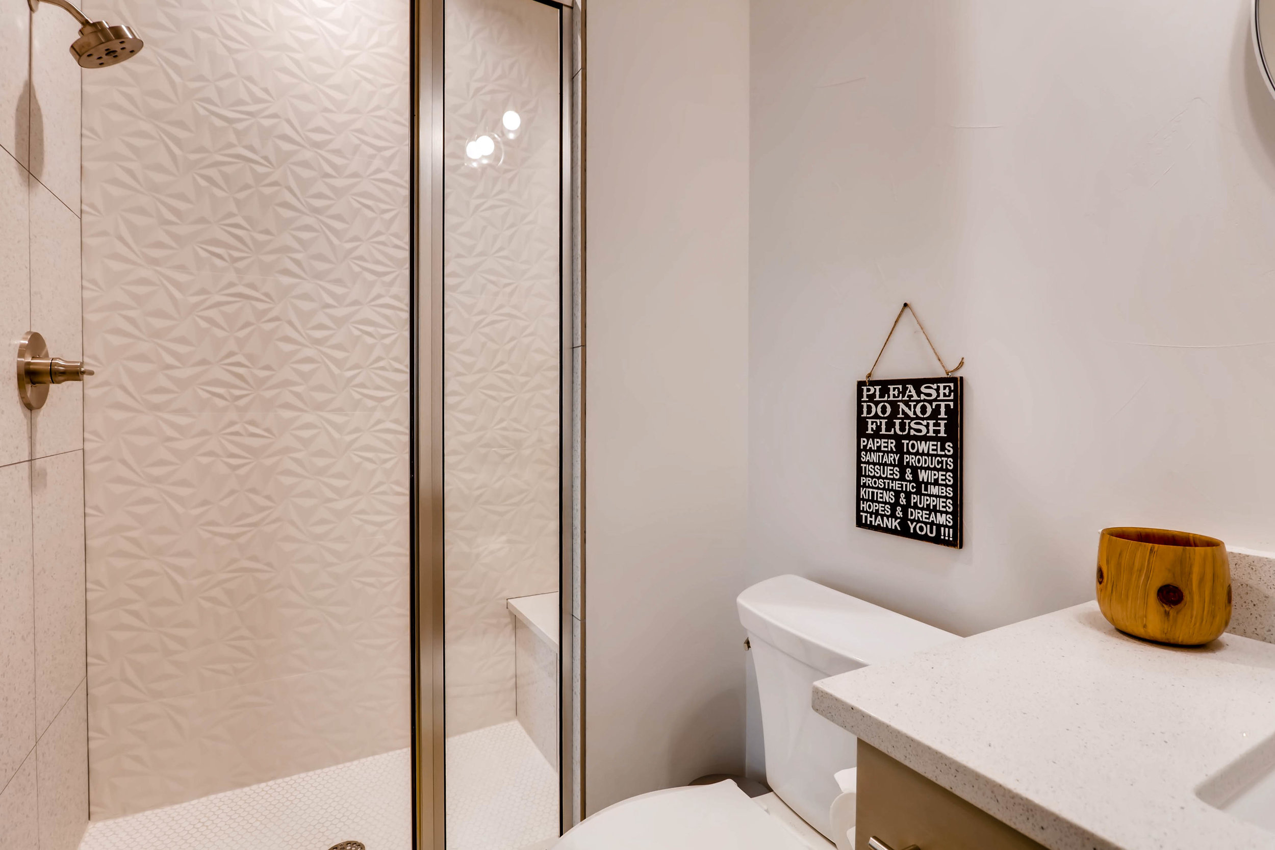 23 Master Bathroom.jpg