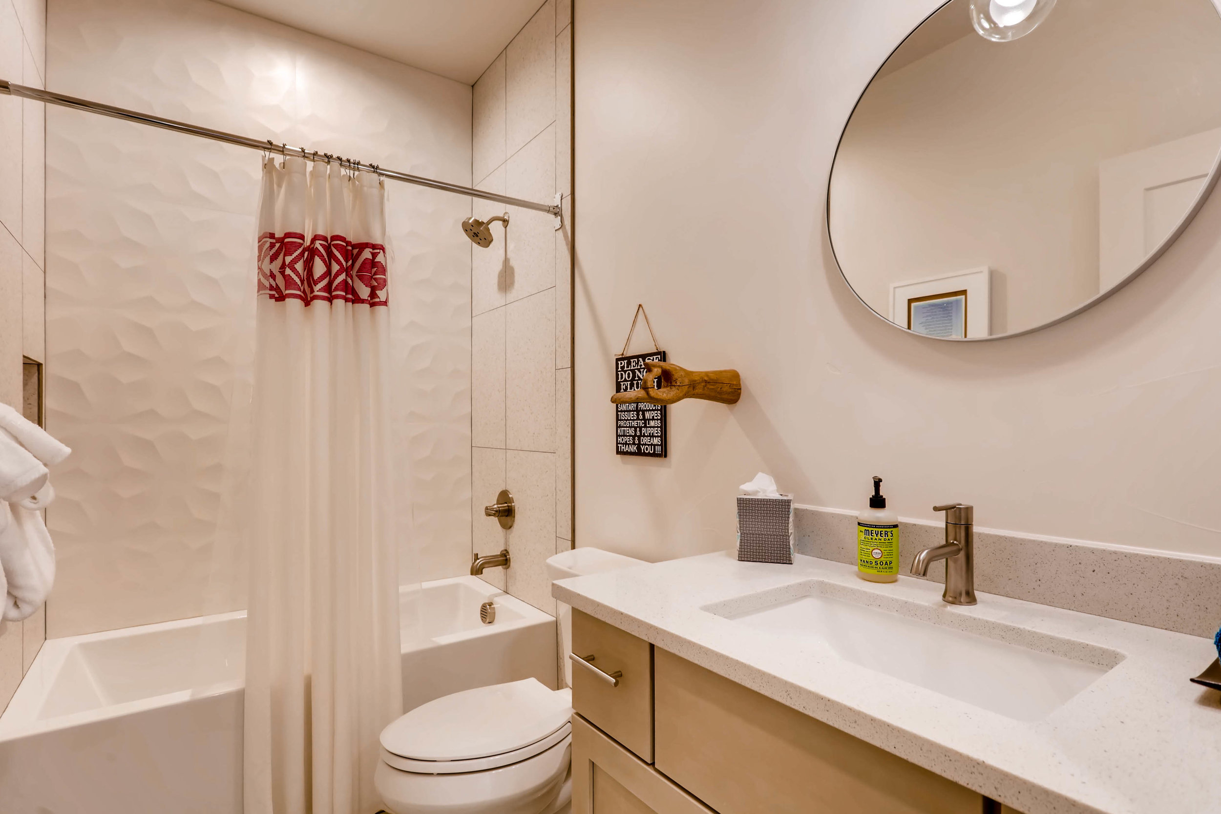 26 Bathroom.jpg