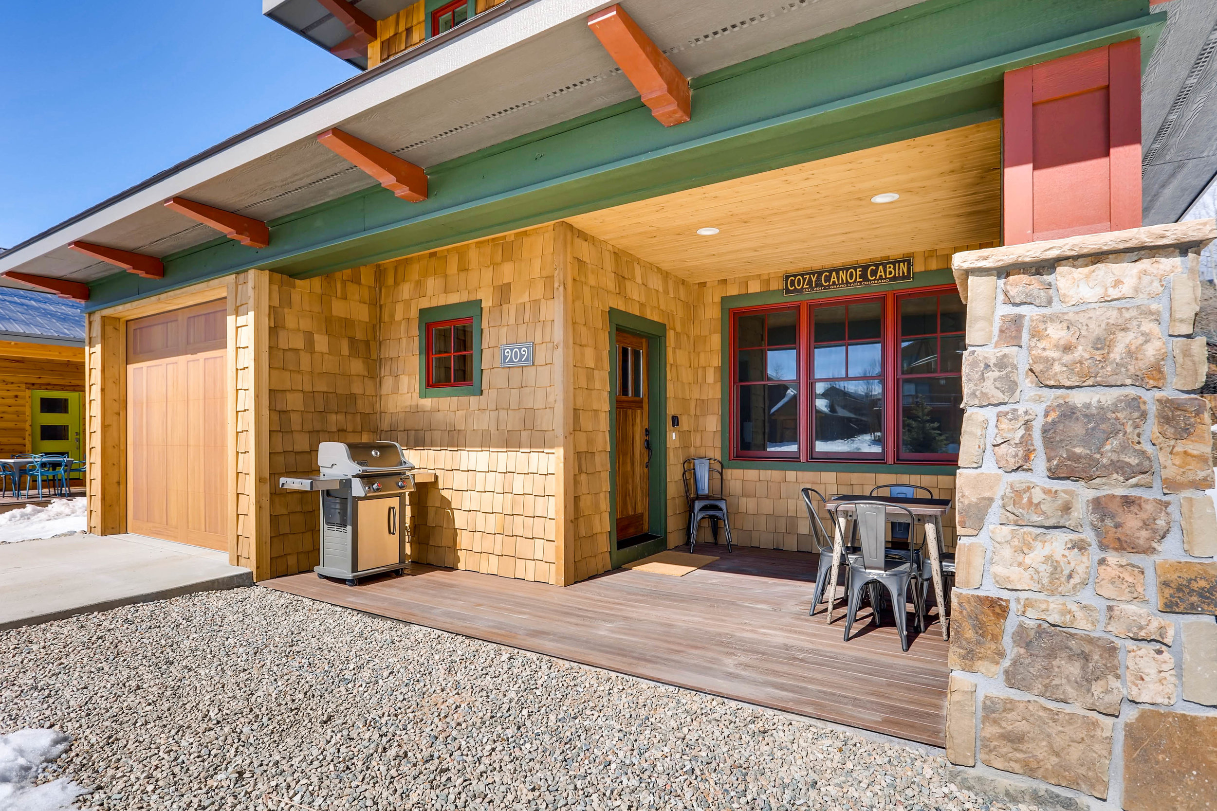 04 Exterior Front Entry.jpg