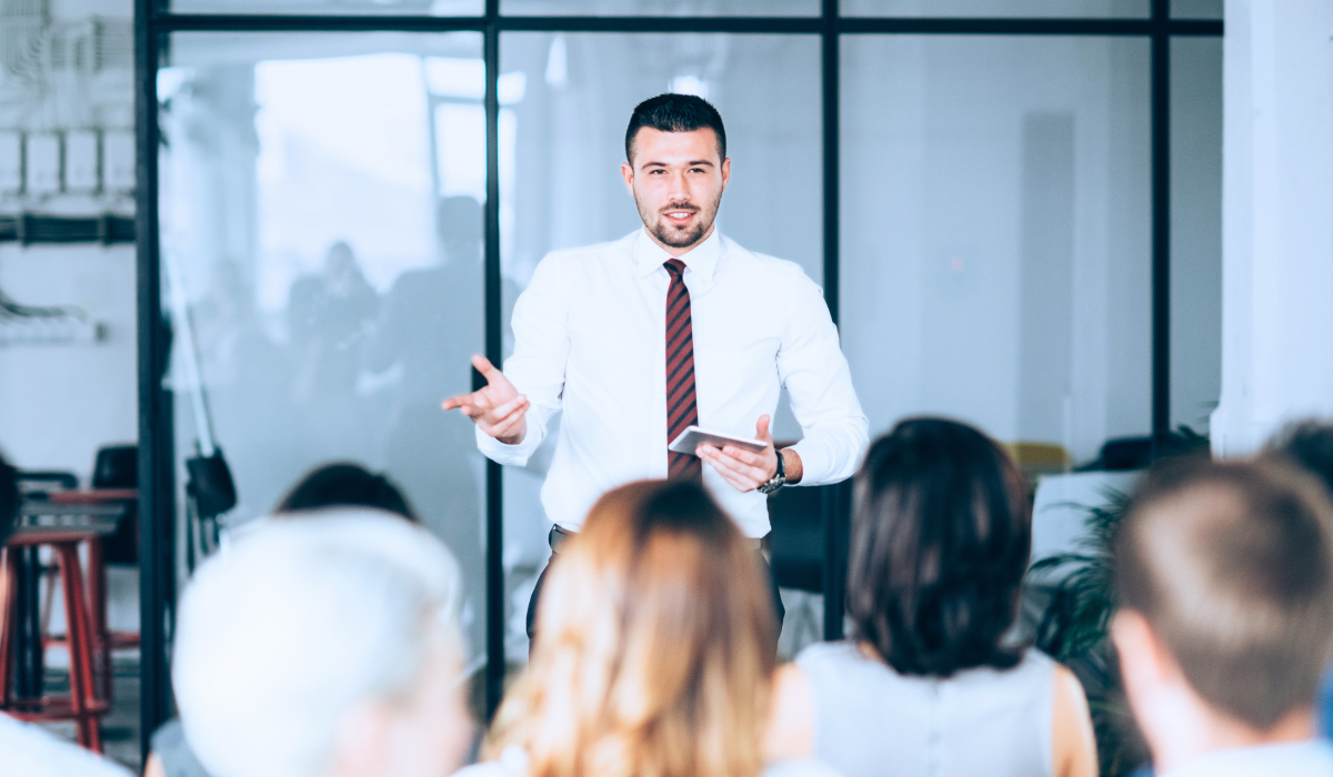 Leadership Training vs. Management Training: What’s the Difference?