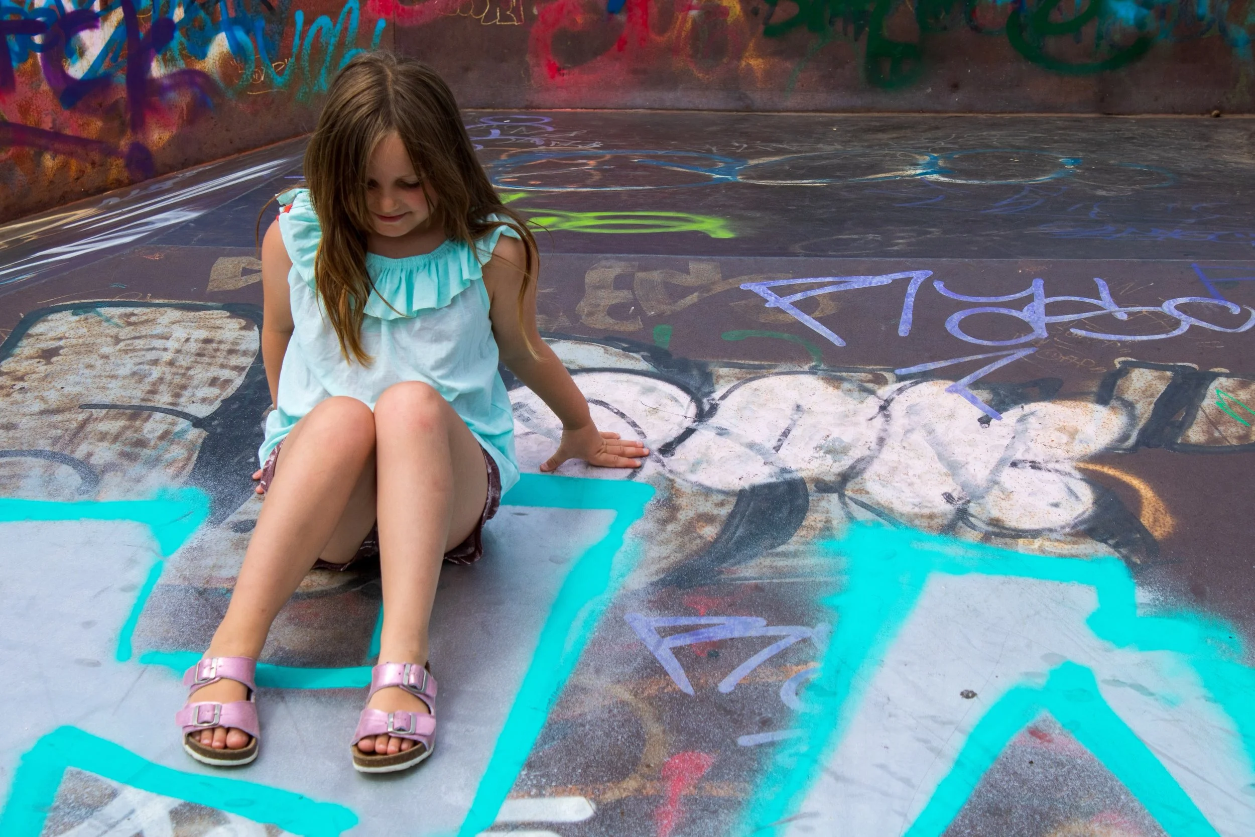 Kærestesorg i børnehøjde og 7 (+ 7 ekstra) gode råd til at hjælpe dit barn (og dig selv)