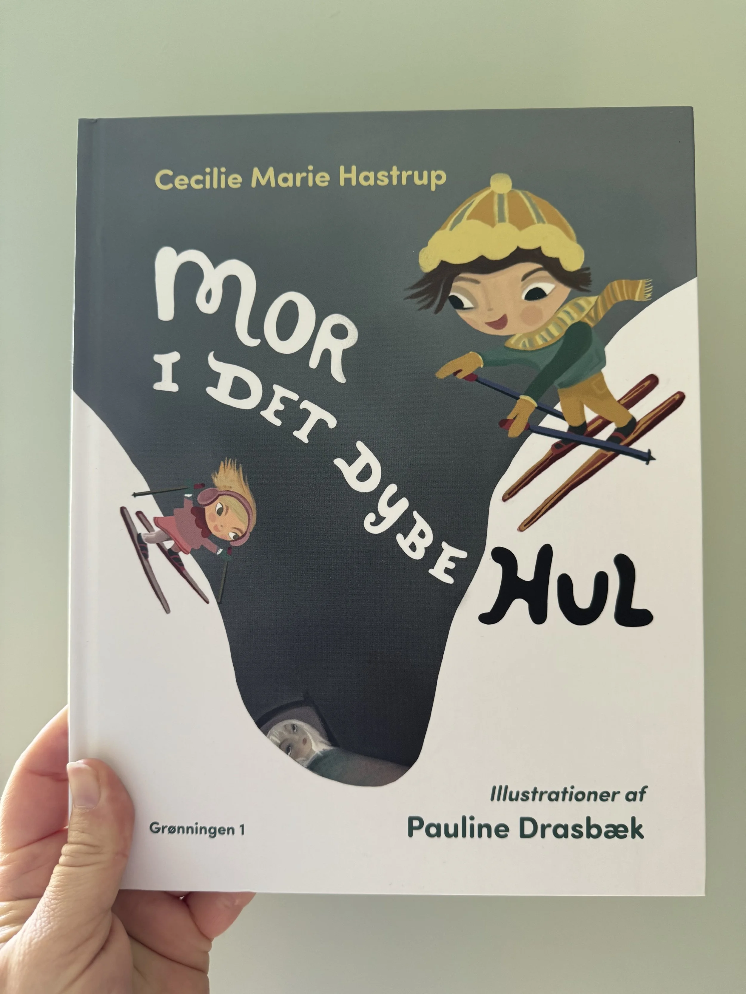 Boganmeldelse: Mor i det dybe hul af Cecilie Marie Hastrup