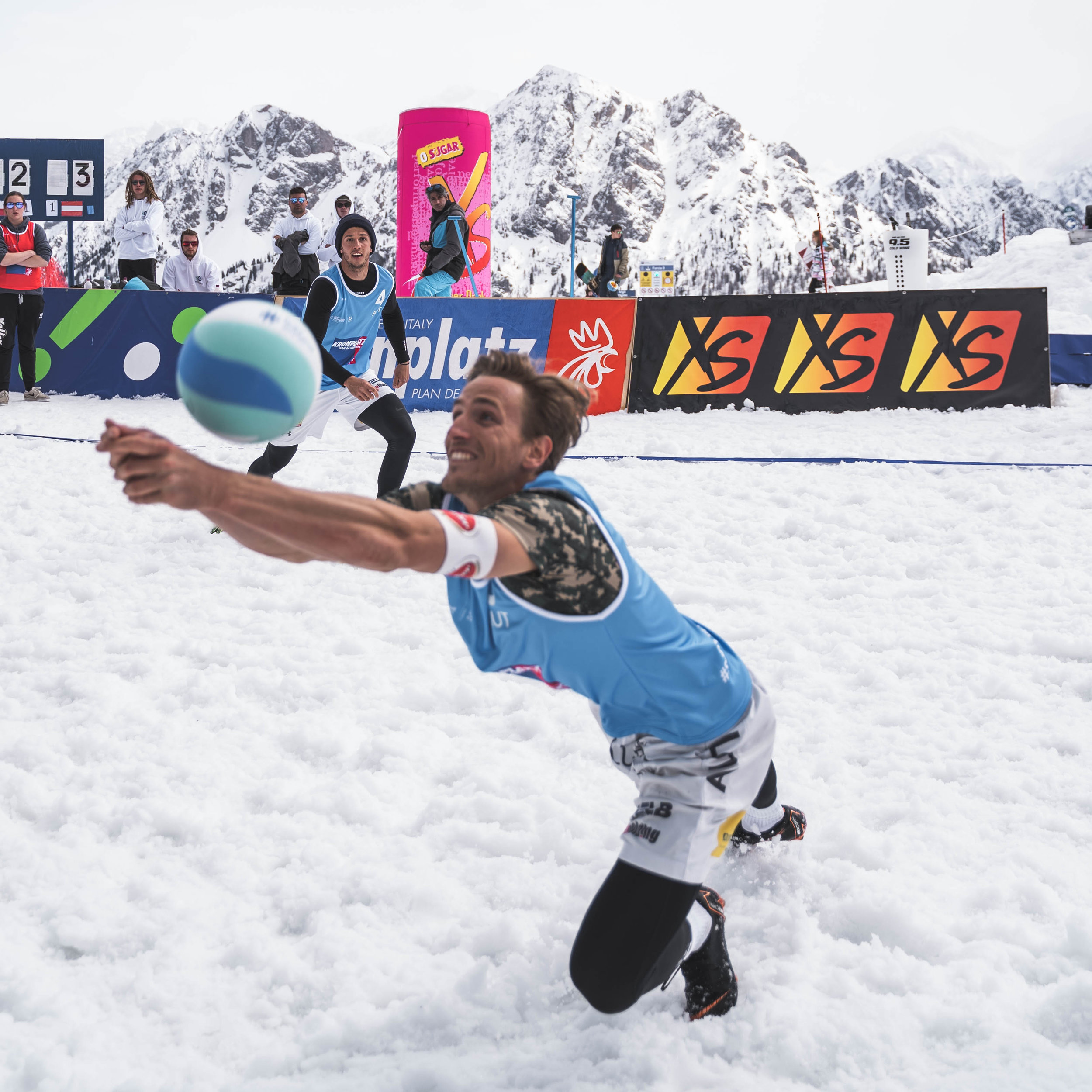 SnowVolley3-7.jpg