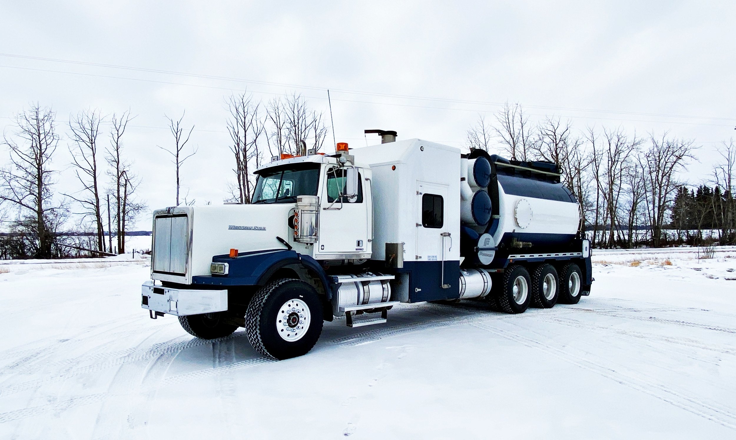 2016 WESTERN STAR 4900SA TRI-AXLE HYDROVAC – NON-CODED