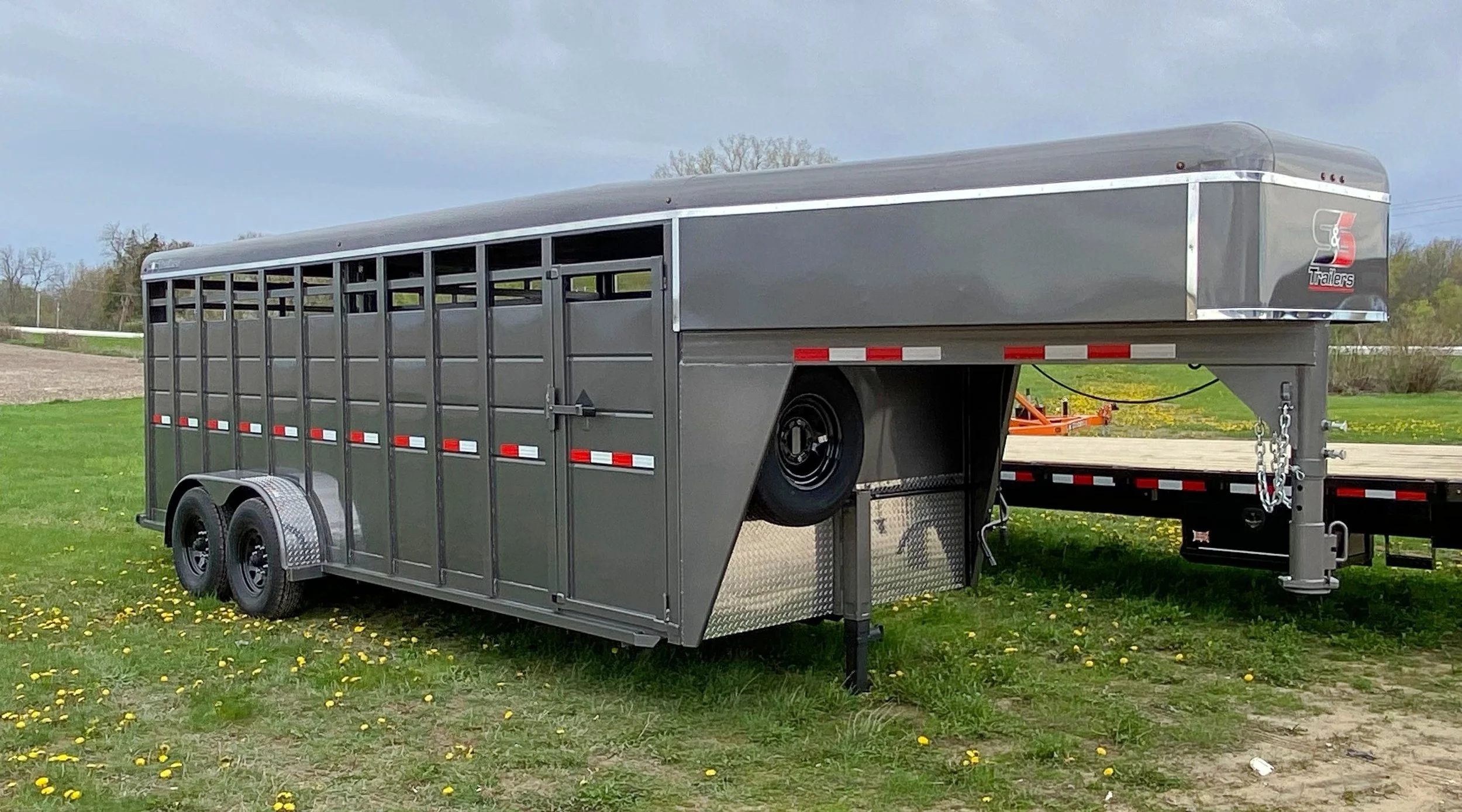 Gooseneck Stock Trailer 1.jpg