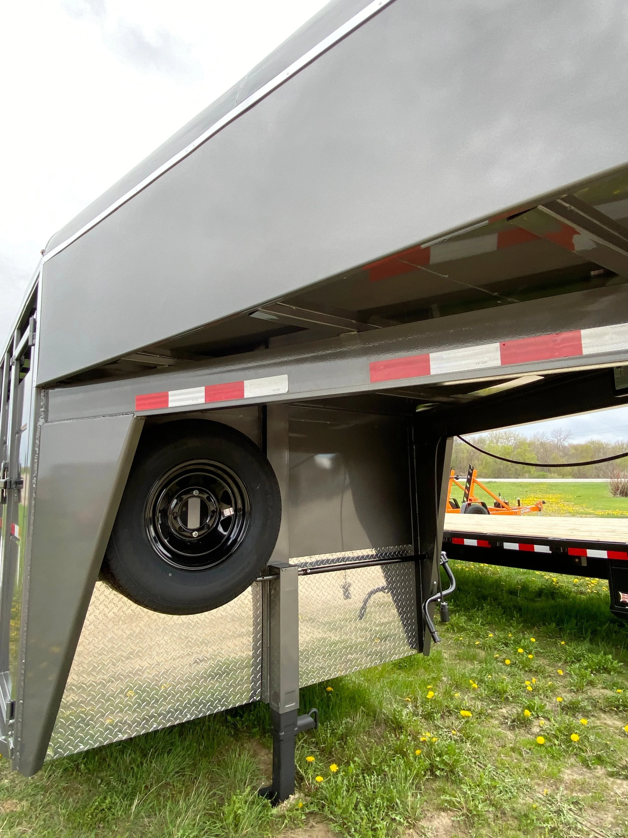 Gooseneck Stock Trailer 11.jpg