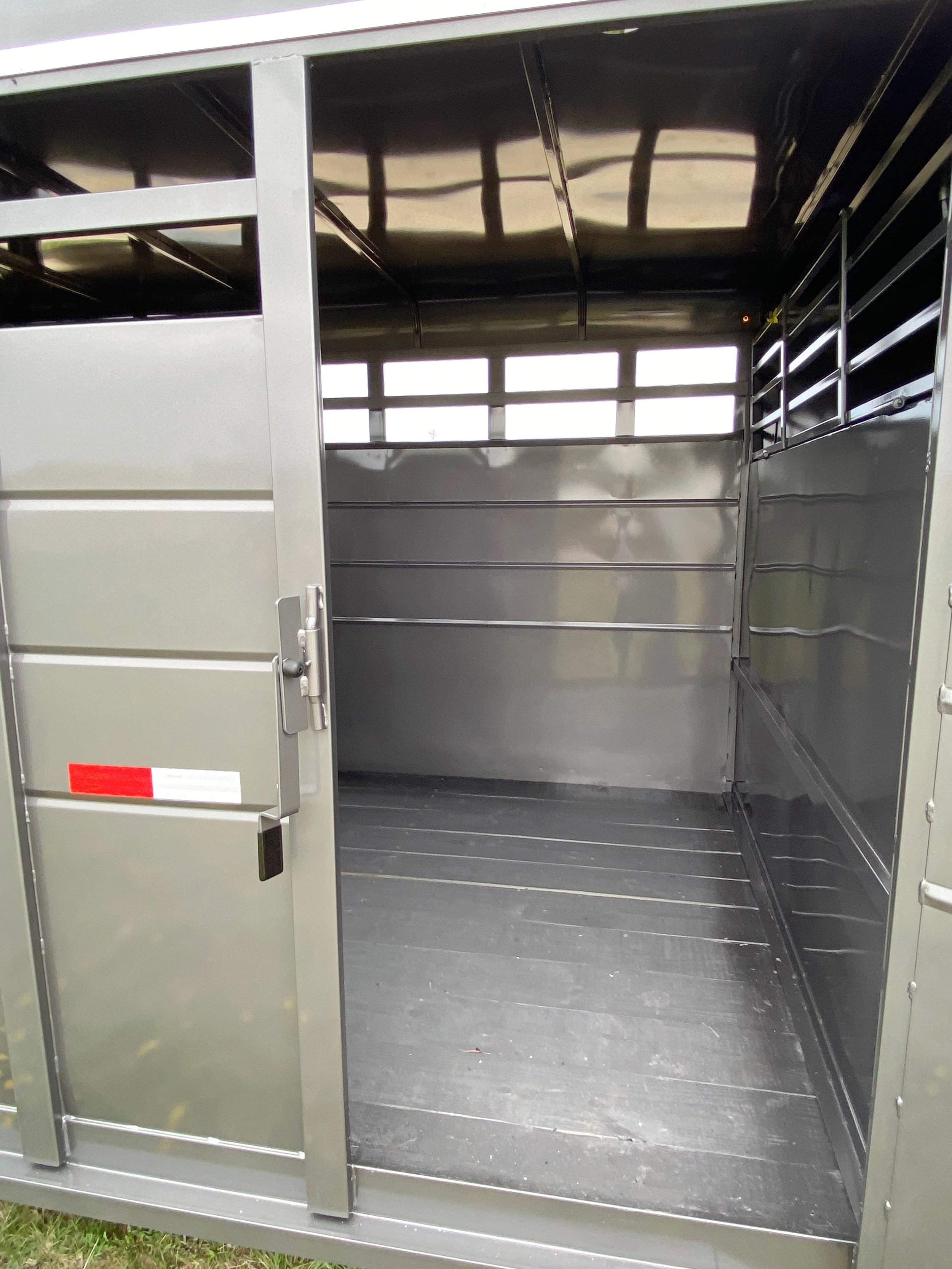 Gooseneck Stock Trailer 7.jpg