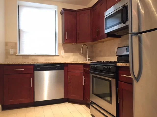 346 East 29 St kitchen.jpg