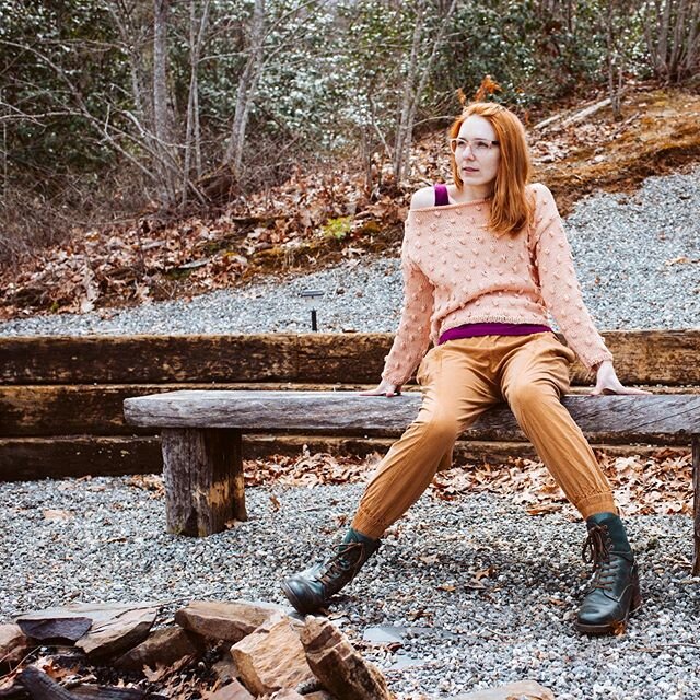 Welcome to my relaxed dream world where my cotton knitted sweater comes to life and I get to walk around in the mountains with only my family, the fire pit, our own cooking, the hot tub, and pool table! I mean this is heaven right? We are thinking of
